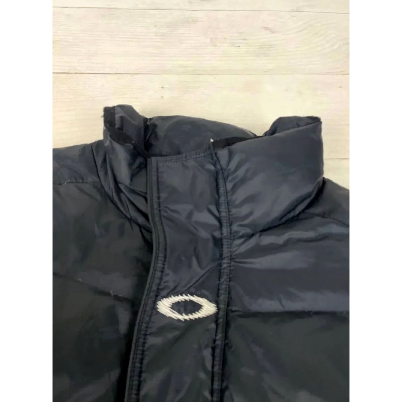 Oakley VINTAGE Oakley Jacket Puffer Men Size M Black Down Winter Size US M / EU 48-50 / 2 - 6 Thumbnail