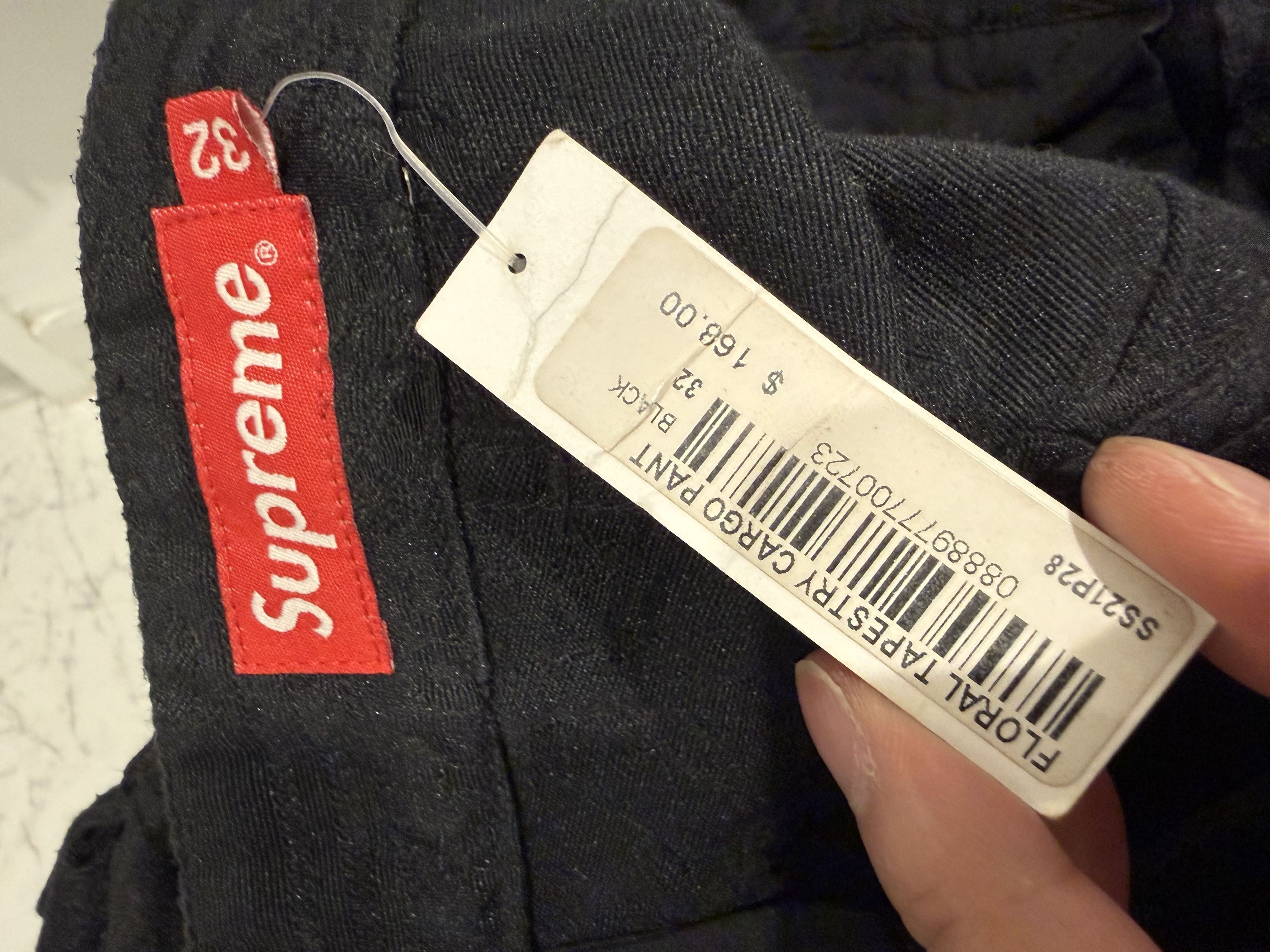 Supreme 2021 SUPREME FLORAL TAPESTRY CARGO PANT Size US 32 / EU 48 - 5 Thumbnail