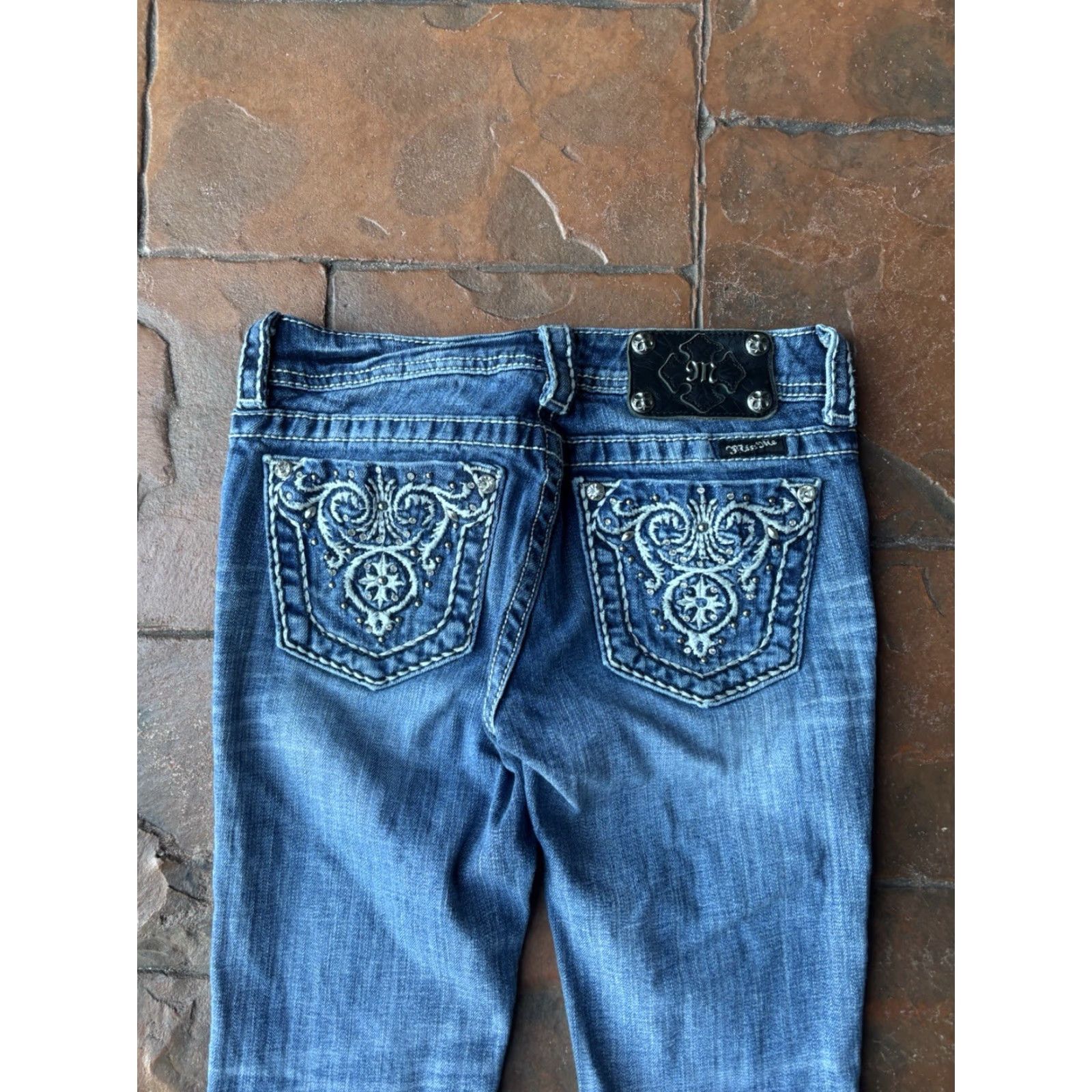 Miss Me VINTAGE Miss Me Jeans Capri Embellished Rhinestones Jeans Women's 26 Blue Denim Distressed 5-Pocket Regular Fit Size 26" / US 2 / IT 38 - 2 Thumbnail