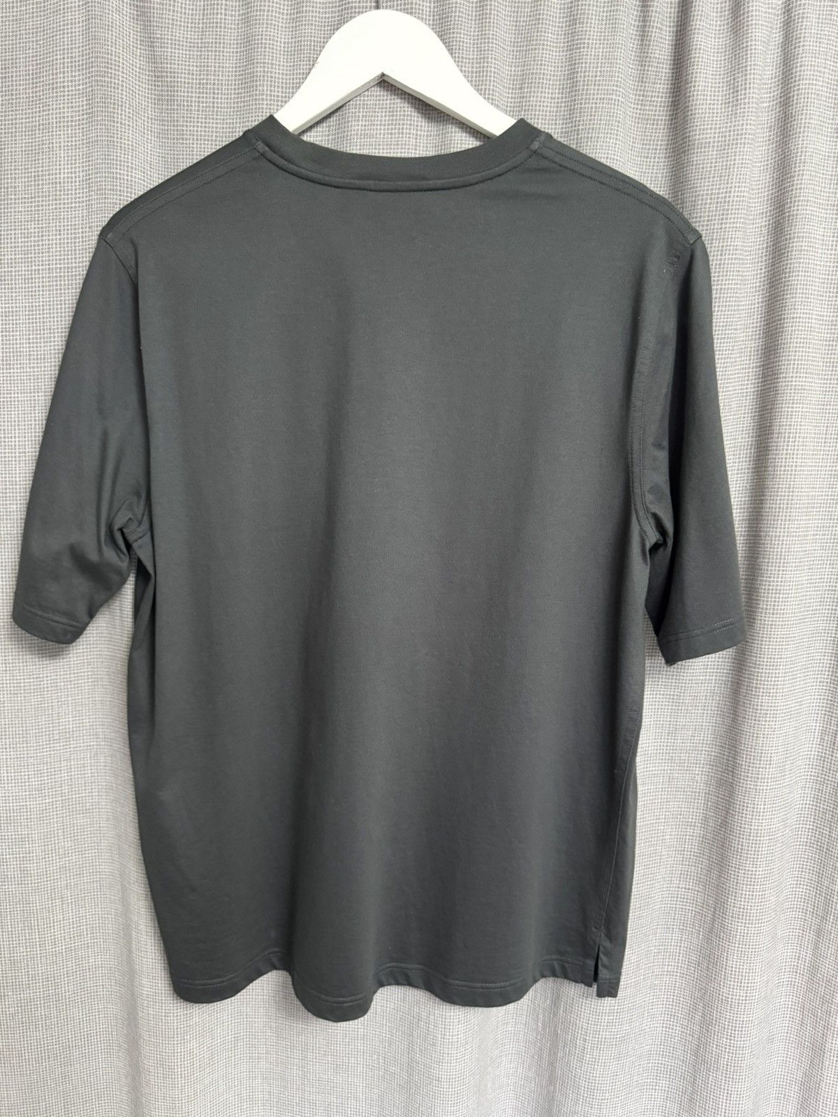 Hermes HERMES tshirt STUDY sizes in photos SHOWN BY TAPE MEASURE Size US M / EU 48-50 / 2 - 4 Thumbnail