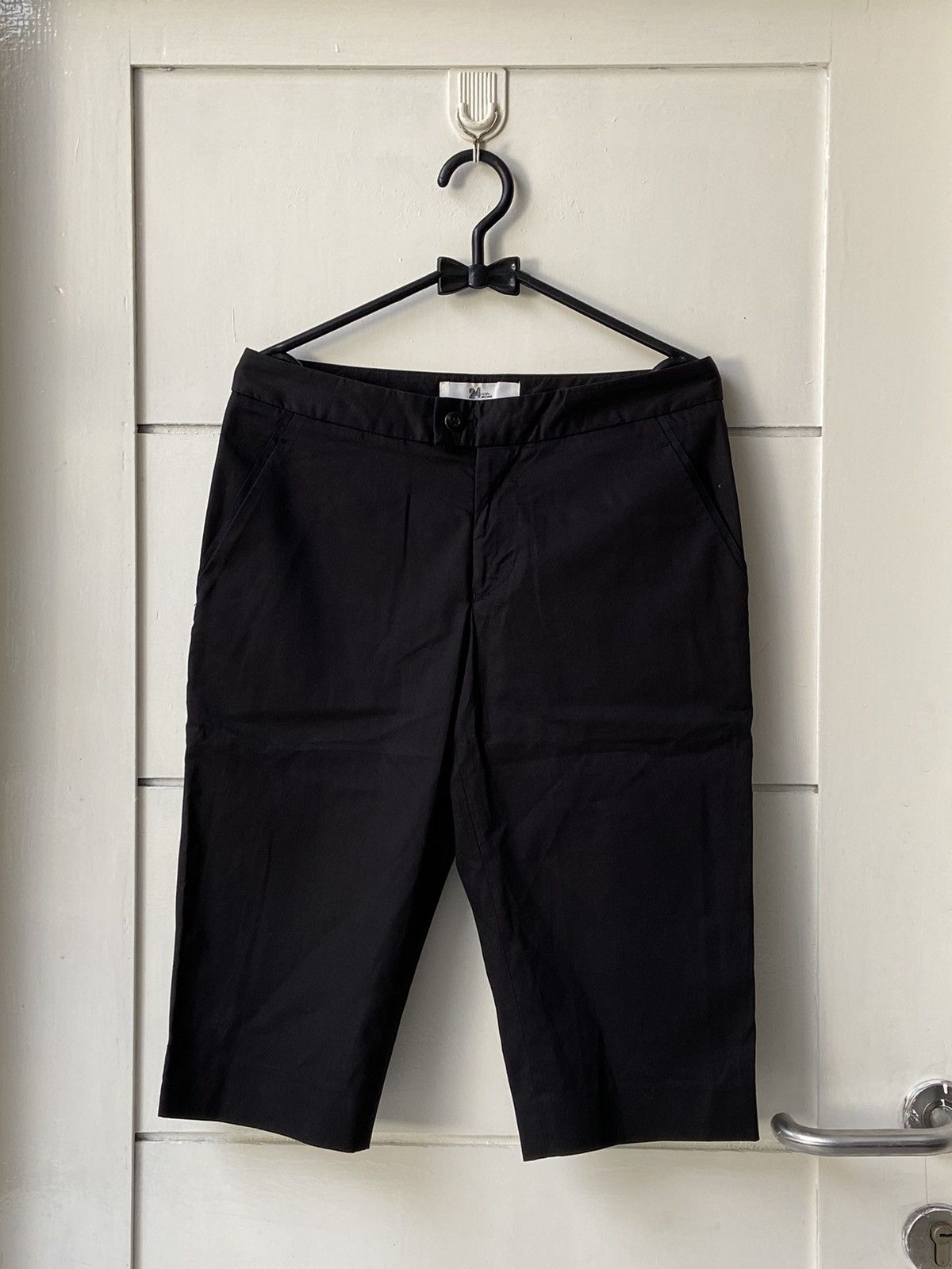 24 ISSEY MIYAKE Black Shorts