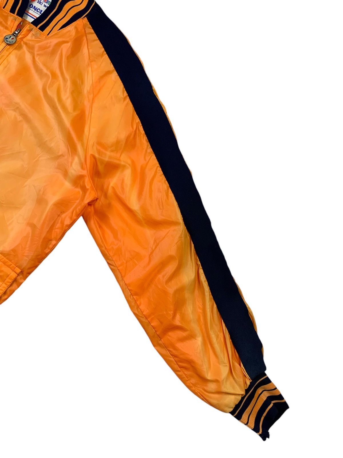 Moncler Vintage Moncler Skiwear Sunfaded Windbreaker Size US L / EU 52-54 / 3 - 7 Thumbnail