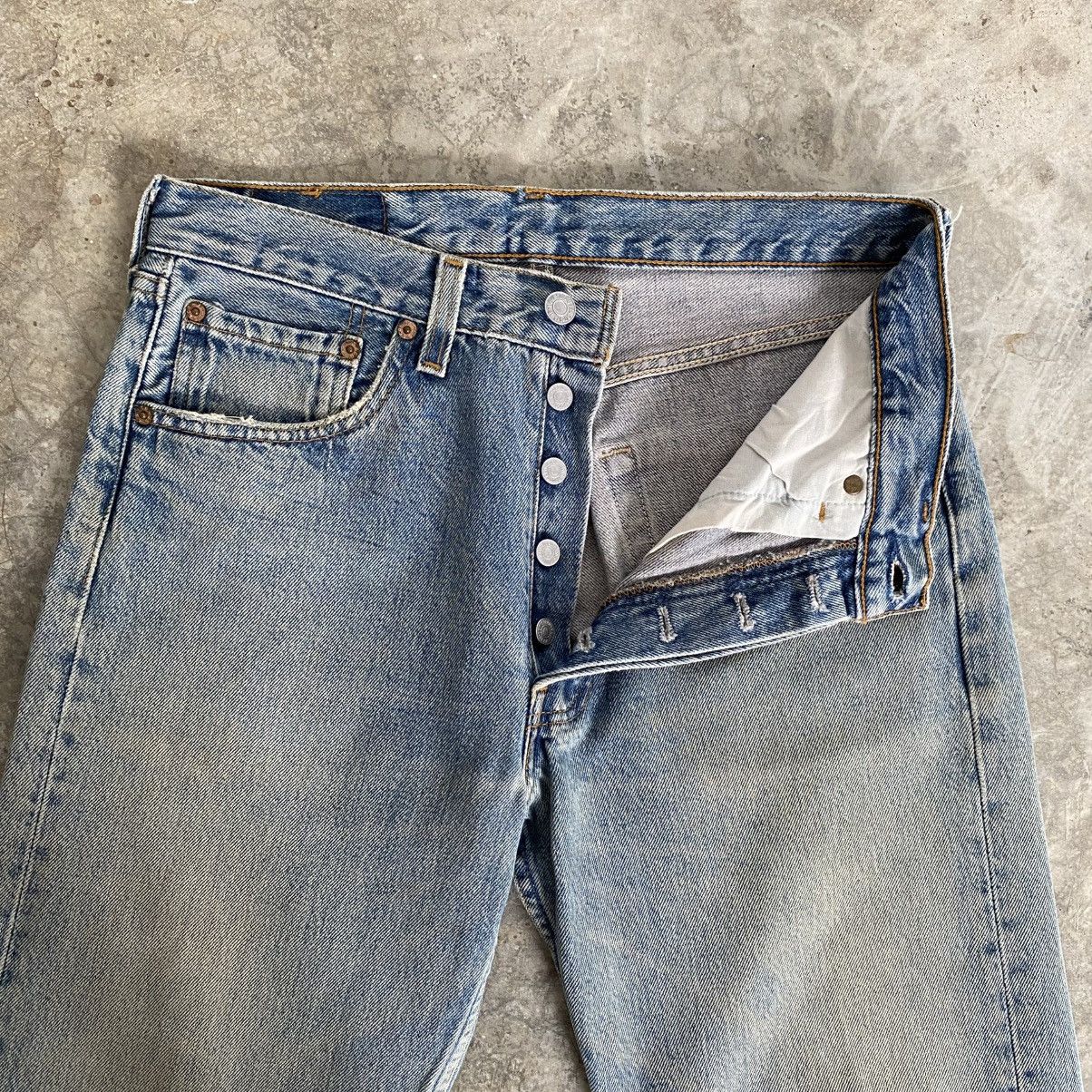 Levi's Vintage 1995 Levis 501 Faded Muddy Blue Denim Jeans Size US 30 / EU 46 - 12 Thumbnail
