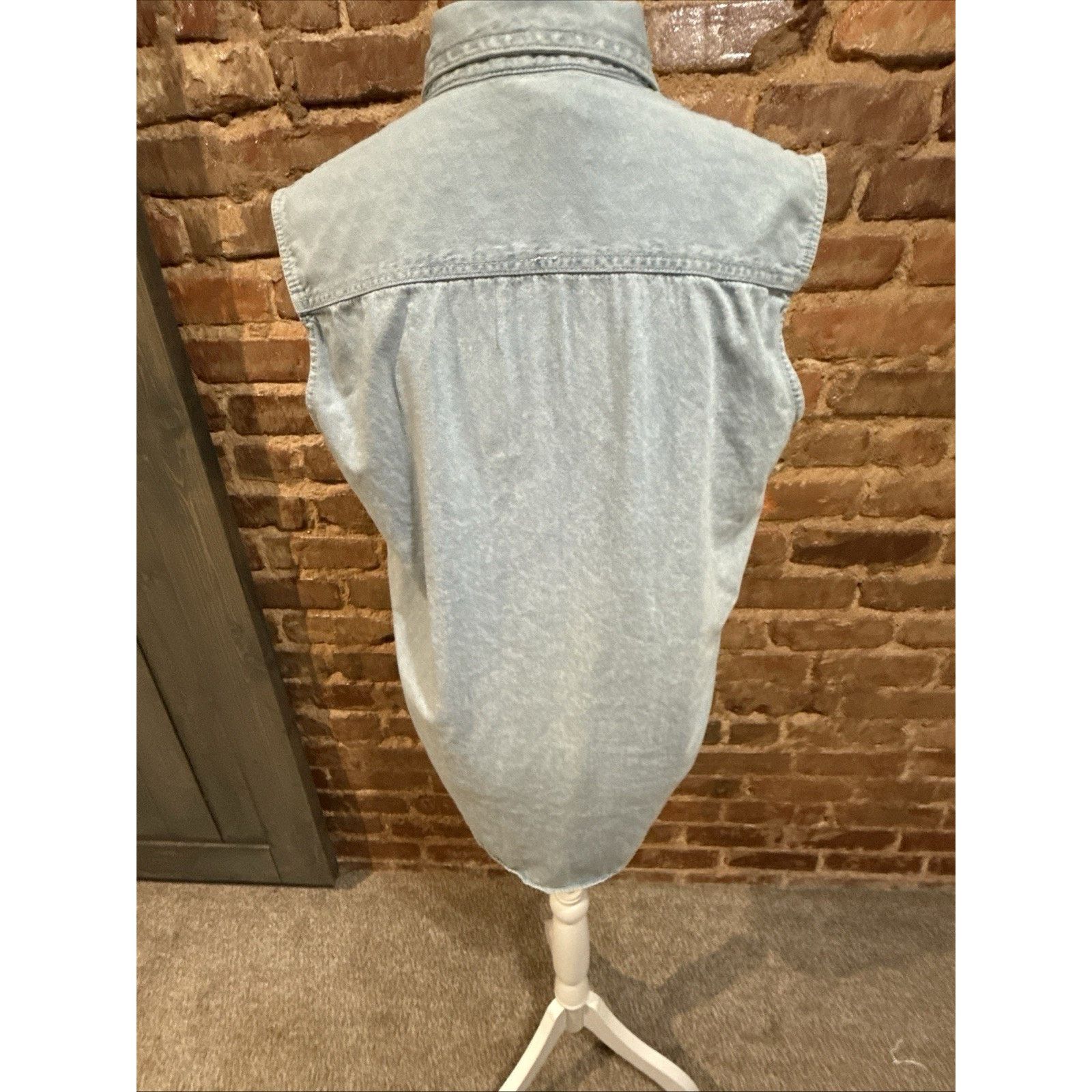 Charles Tyrwhitt Chazz Vintage Denim Sleeveless Shirt Size M Women's Western Size M / US 6-8 / IT 42-44 - 4 Thumbnail