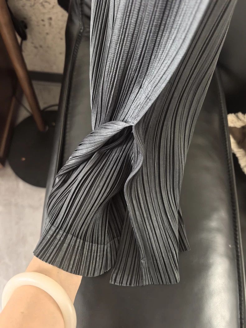 Issey Miyake Issey Miyake size:2 Black pleated pants Size 42" / US 20 - 6 Thumbnail