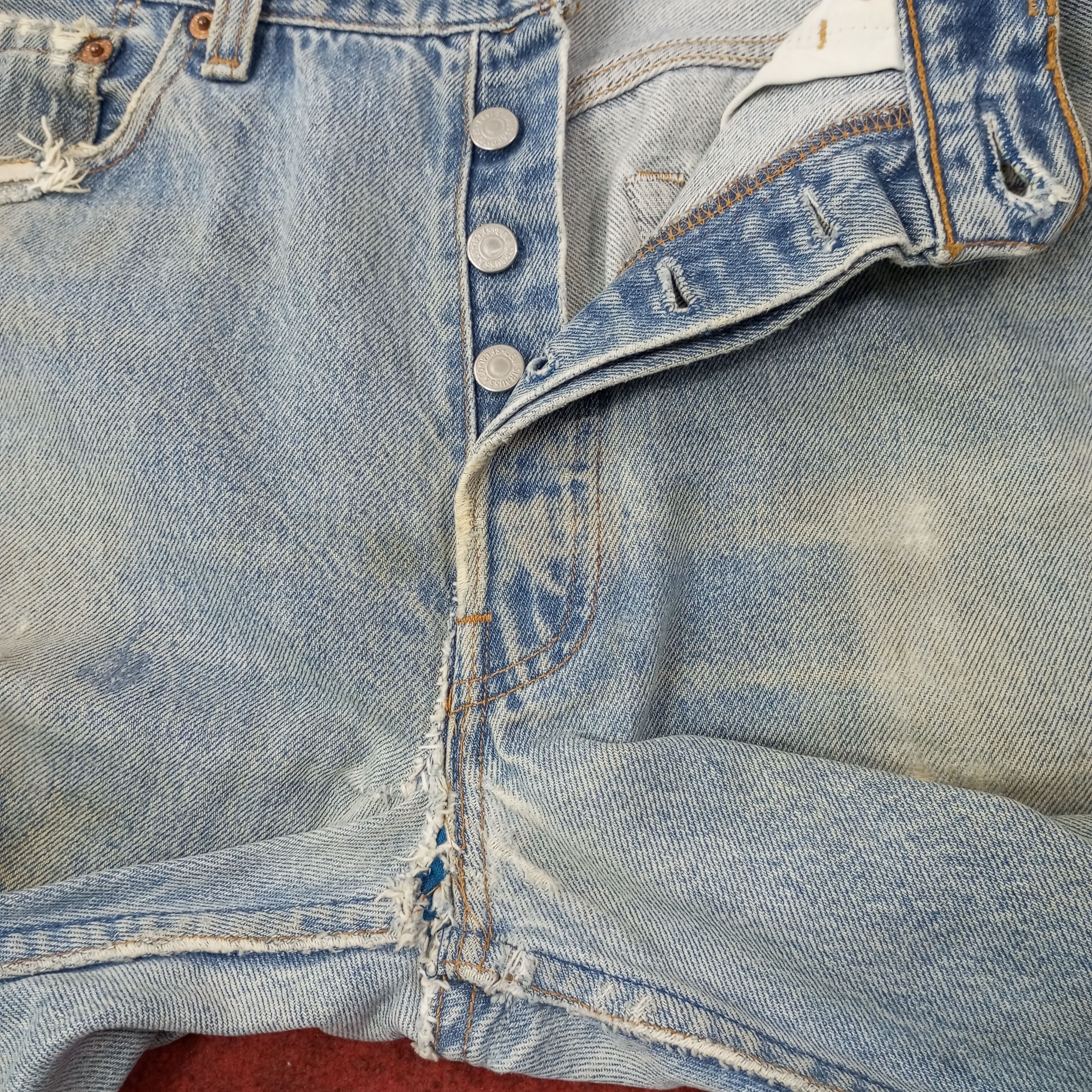 Levi's Levis Streetwear Style Distressed Jeans c252n18 Size US 31 - 12 Thumbnail