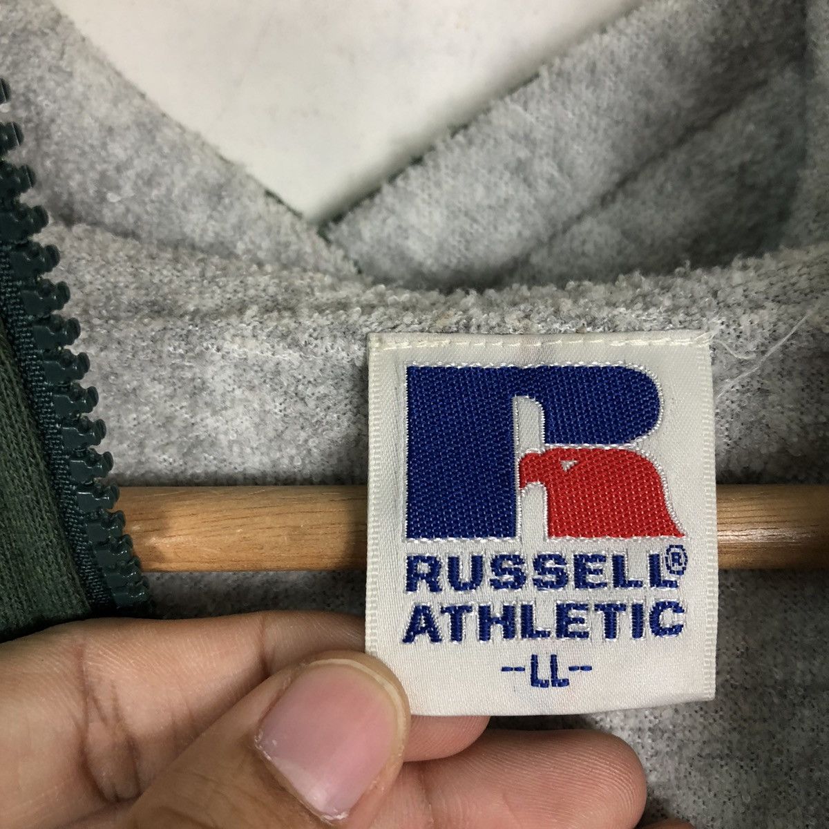 Japanese Brand 🔥90’s Rare Vintage Russell Athletic Hoodie Jacket Big Logo Size US L / EU 52-54 / 3 - 14 Thumbnail