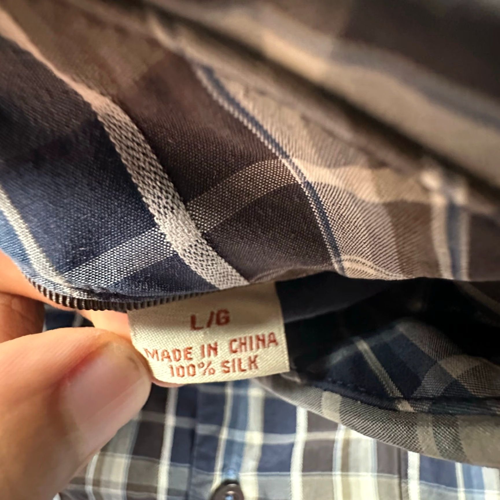 Tommy Bahama Tommy Bahama 100% Silk Long Sleeve Button Down Dress Shirt Mens Large Plaid Navy Shirt Size 42R - 2 Thumbnail