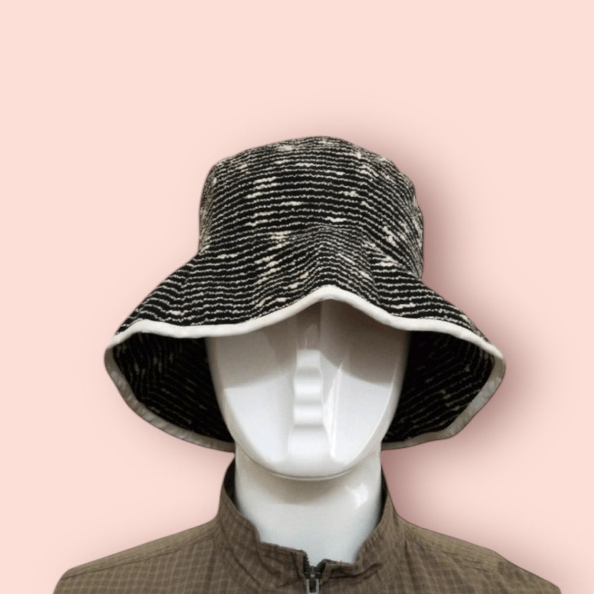 Japanese Brand × Vintage RARE VINTAGE ELLE PARIS BUCKET HAT Size ONE SIZE - 1 Thumbnail