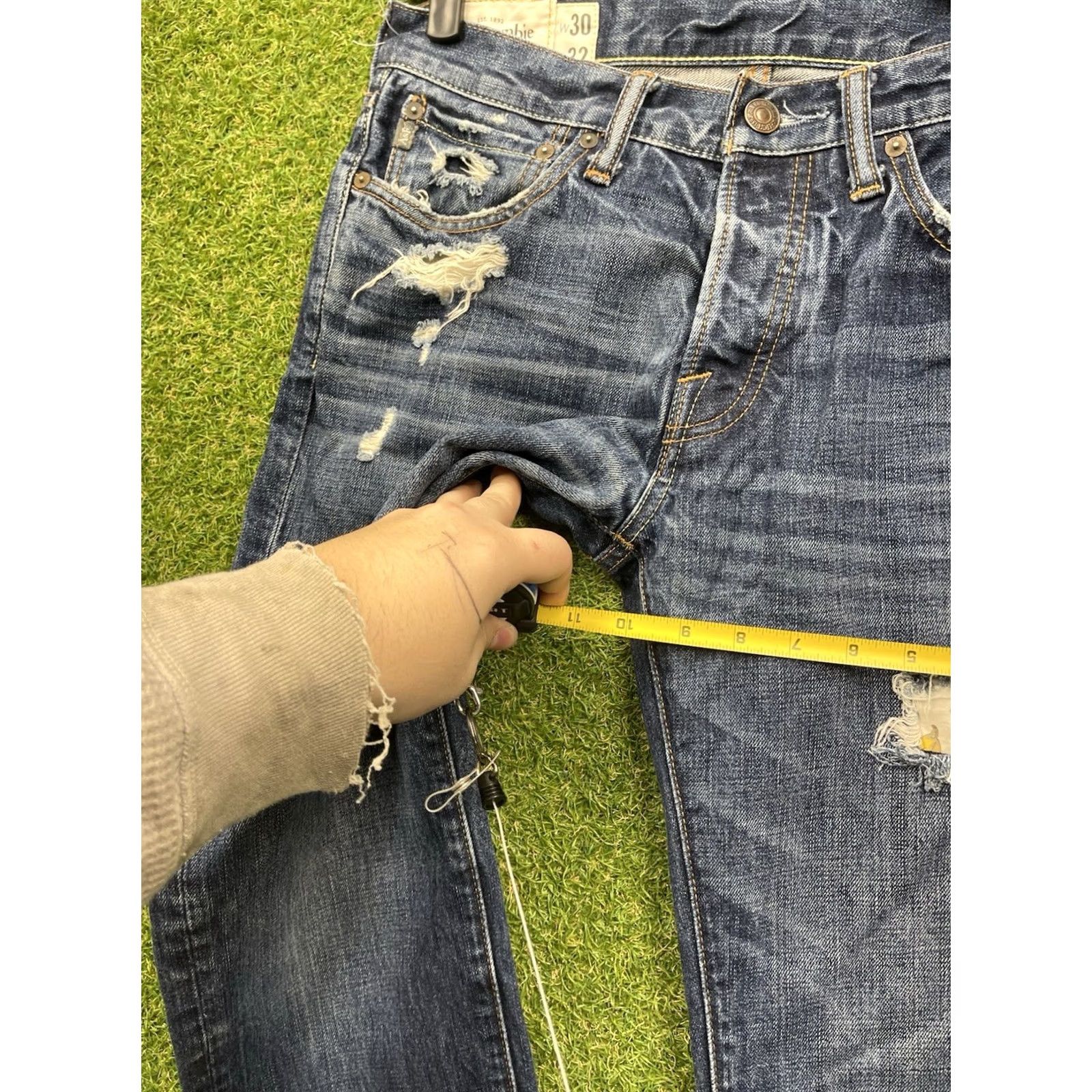 Abercrombie & Fitch Abercrombie & Fitch Jeans Mens 30x32 Skinny Distressed Low Rise Denim Blue 5-Pocket Logo Style Men Jeans Size US 30 / EU 46 - 4 Thumbnail