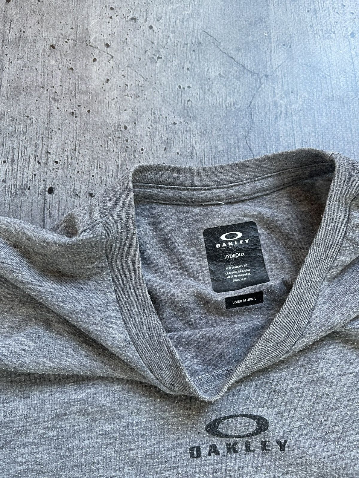 Oakley × Vintage Oakley T-Shirt 2000s Small Logo Japan Outdoor Men’s Size US M / EU 48-50 / 2 - 4 Thumbnail