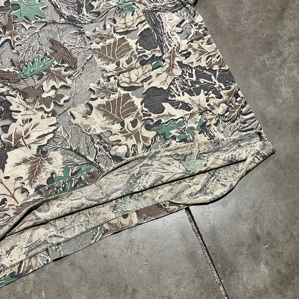 Realtree Vintage 80s Camo T shirt Ringer Pocket Tee Boxy RealTree Size US L / EU 52-54 / 3 - 7 Thumbnail
