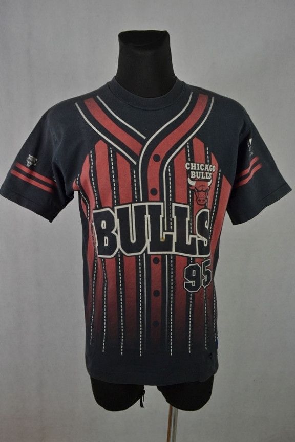 Nutmeg Vintage 1995 Chicago Bulls Nutmeg Mills USA NBA Jersey S Size US S / EU 44-46 / 1 - 1 Thumbnail