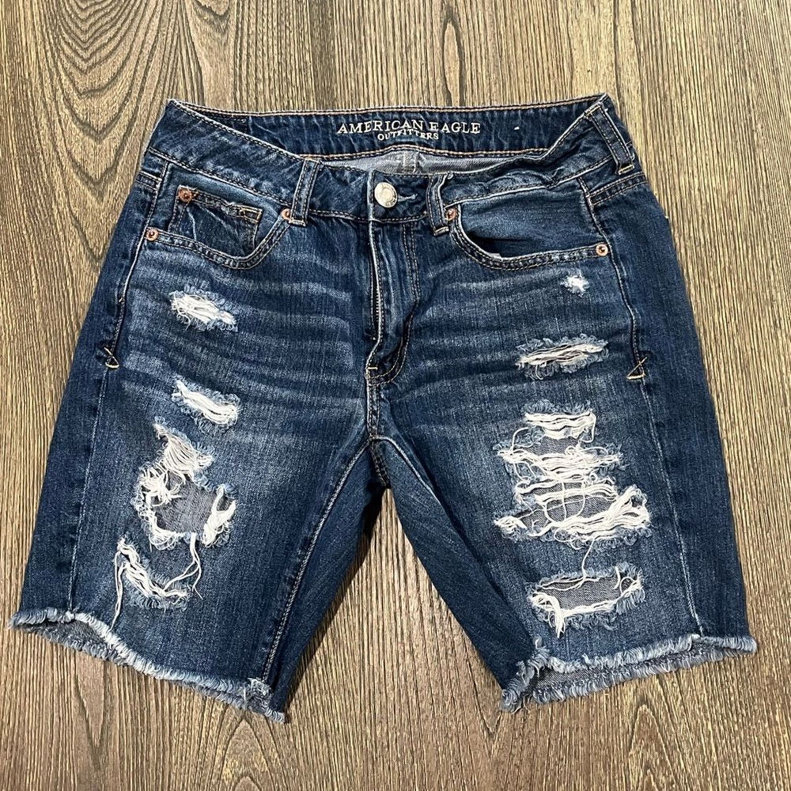 American Eagle Outfitters American Eagle Tomgirl Bermuda Shorts High Rise Distressed 2 Size 26" / US 2 / IT 38 - 1 Thumbnail