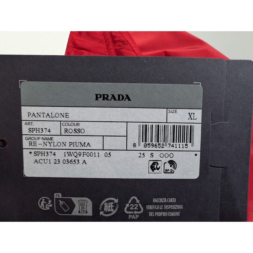 Prada o1rshd1 RE-Nylon Piuma Trousers in Red Size US 36 / EU 52 - 22 Thumbnail