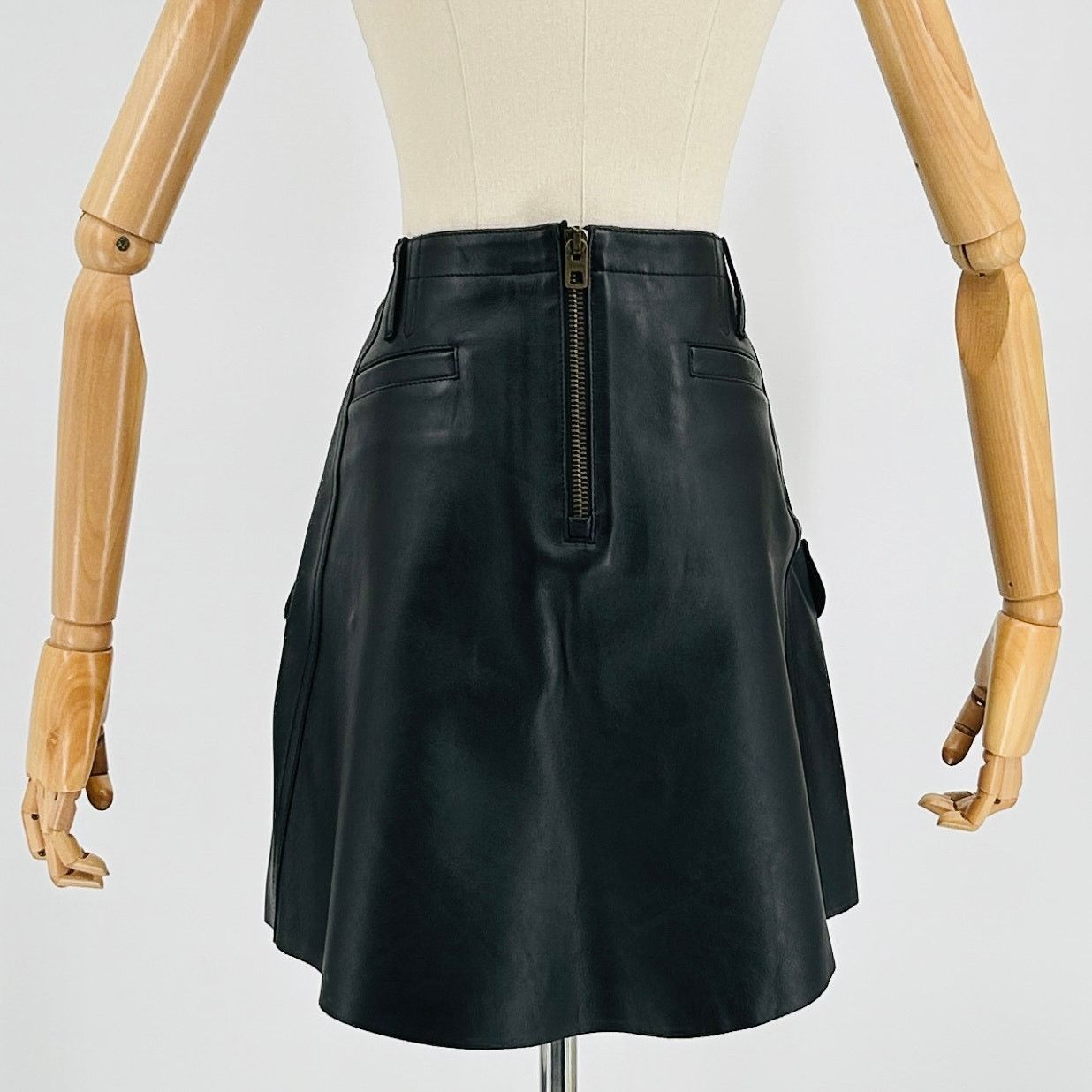 Coach Black Calf Leather Viscose Lined Cargo Pocket Mini Skirt Size 27" / US 4 / IT 40 - 3 Thumbnail