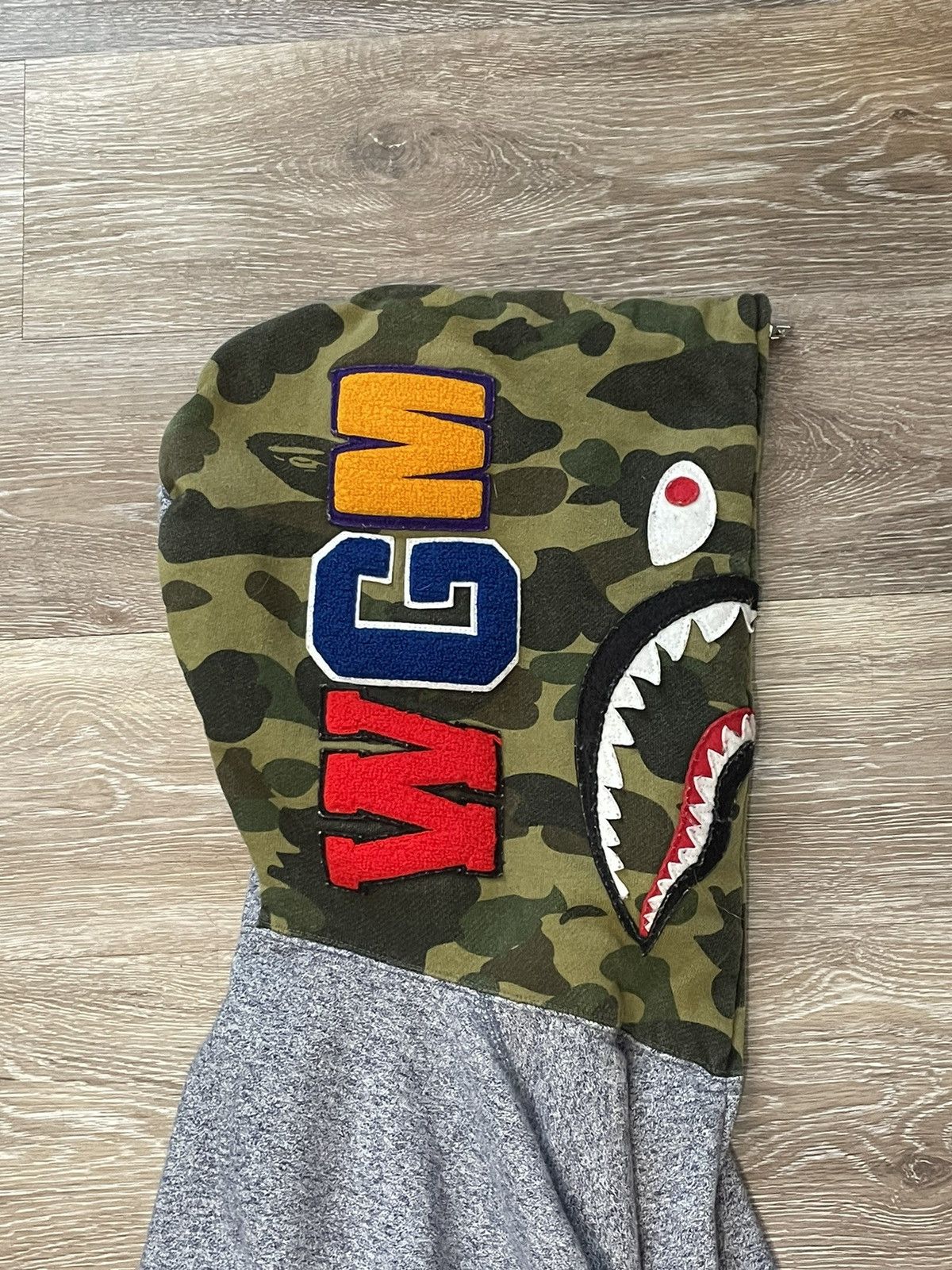 Bape 1st Camo Shark Zip Up Heather Ash Grey With Spellout On Back Size US M / EU 48-50 / 2 - 5 Thumbnail