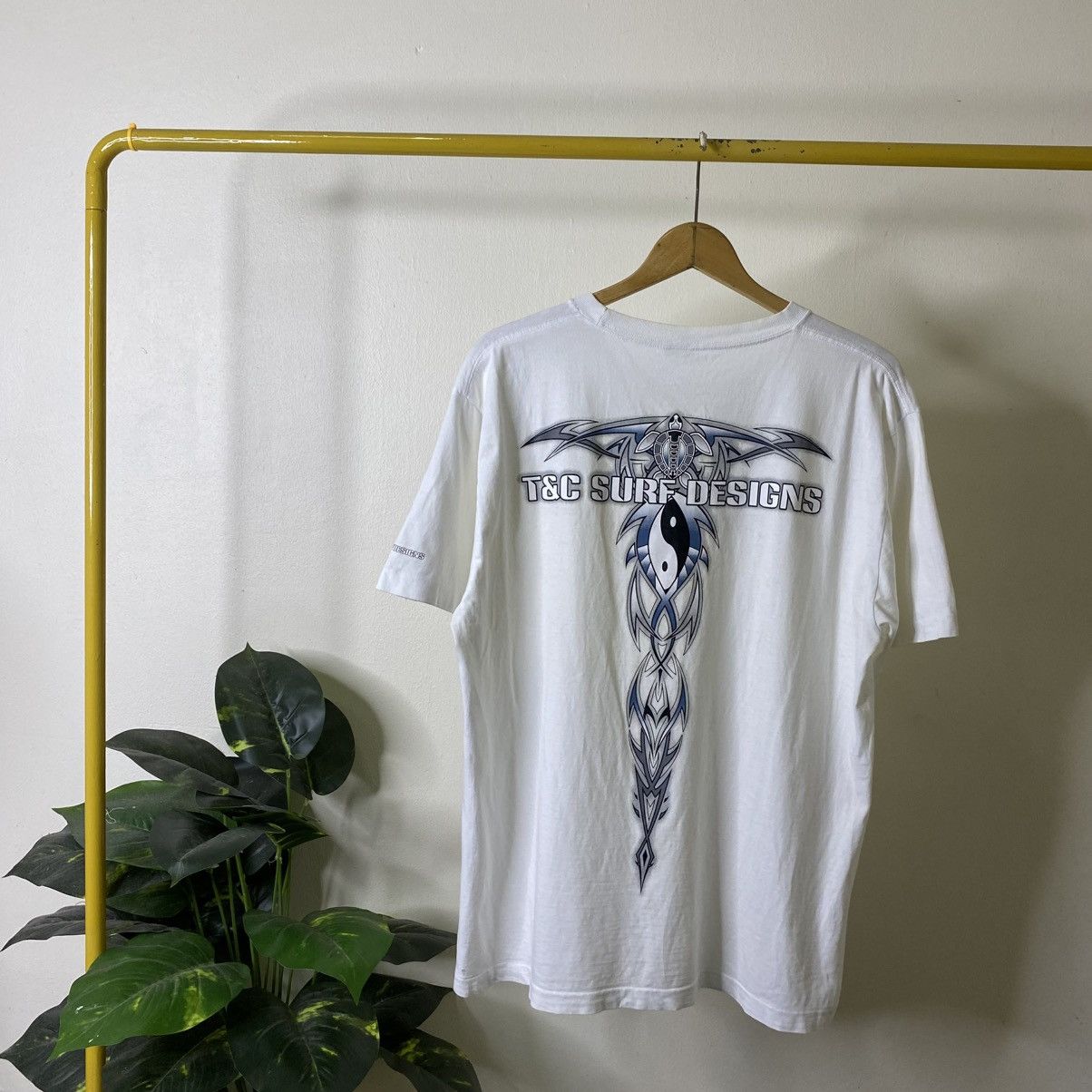 Vintage 1990s T&C Surf Design Nice Graphic T Shirt Size US XL / EU 56 / 4 - 1 Thumbnail