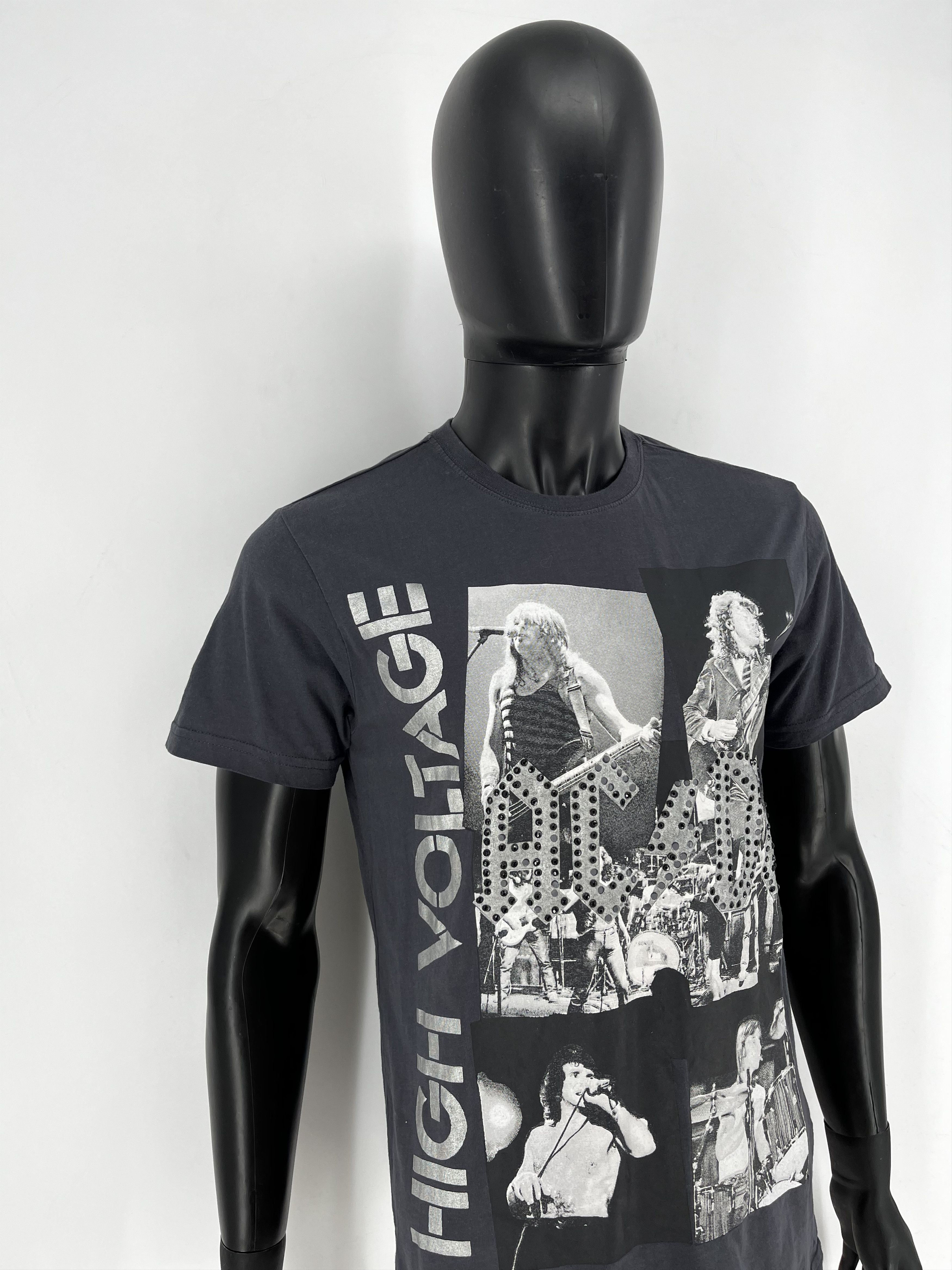 Band Tees VINTAGE Y2K ACDC TEE SHIRT BAND TEE Size S Size US S / EU 44-46 / 1 - 4 Thumbnail