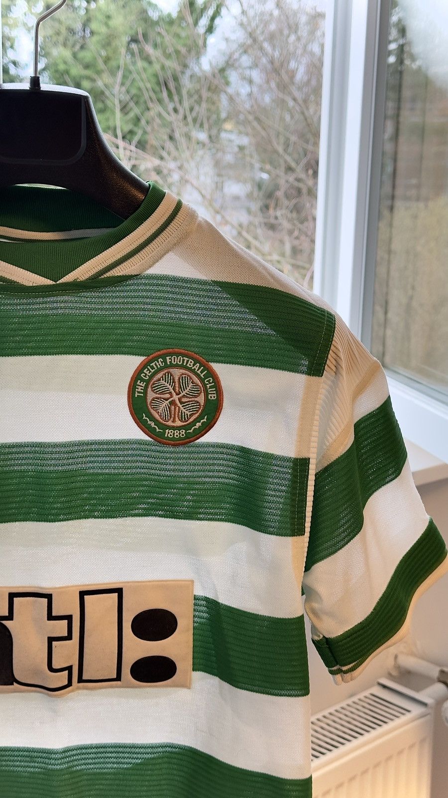 Umbro CELTIC GLASGOW 2001/02 SIZE S UMBRO SHIRT TRICOT Size US S / EU 44-46 / 1 - 4 Thumbnail