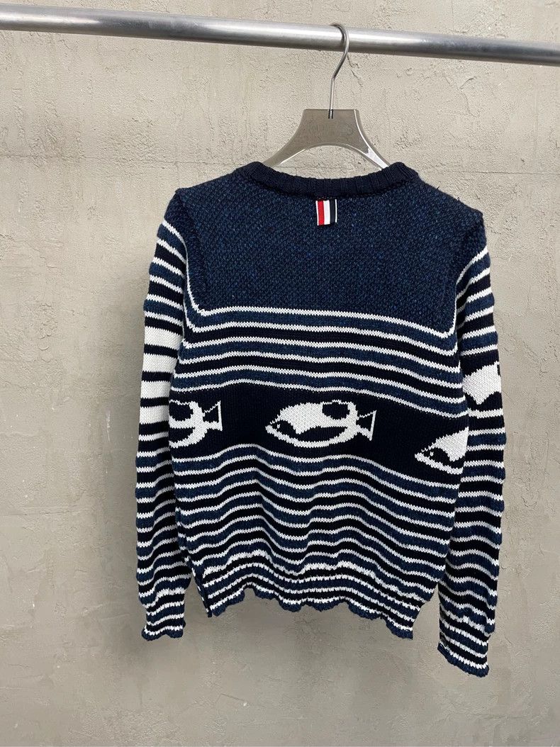 Thom Browne Thom browne Dark blue underwater world striped round-neck s Size US M / EU 48-50 / 2 - 2 Thumbnail
