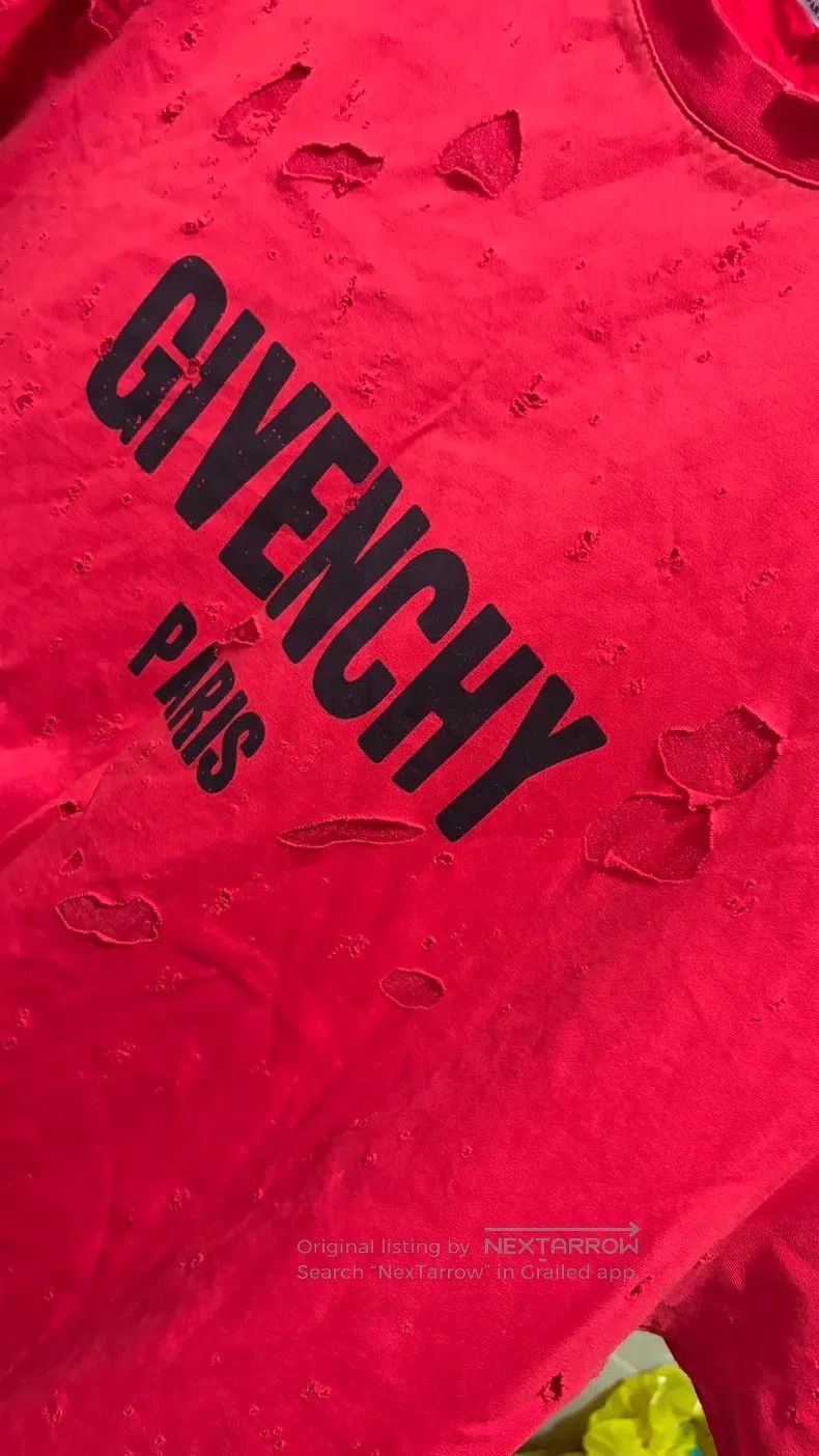 Givenchy Givenchy Red Big Ripped Short Sleeve T-Shirt Size US S / EU 44-46 / 1 - 3 Thumbnail