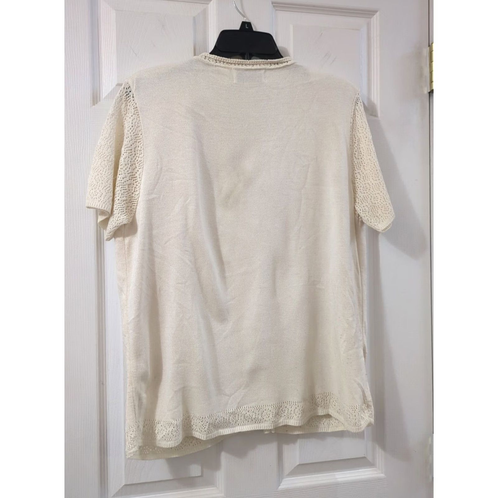 Vintage VINTAGE Alfred Dunner Top Blouse Short Sleeve Creme Embroidered Floral Knit Round Neck L Adult Regular Womens Size L / US 10 / IT 46 - 4 Thumbnail