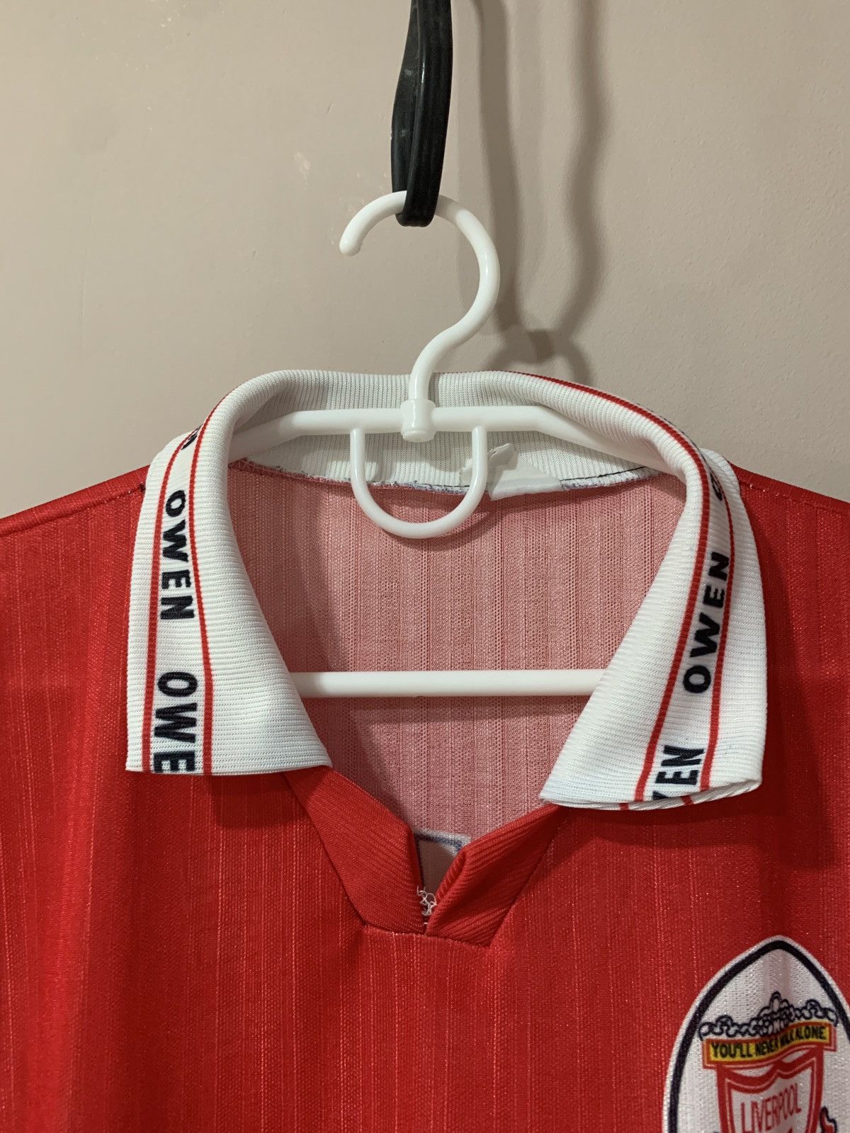 Vintage Liverpool Home Football Shirt Vintage Soccer Jersey OWEN #10 Size US L / EU 52-54 / 3 - 5 Thumbnail