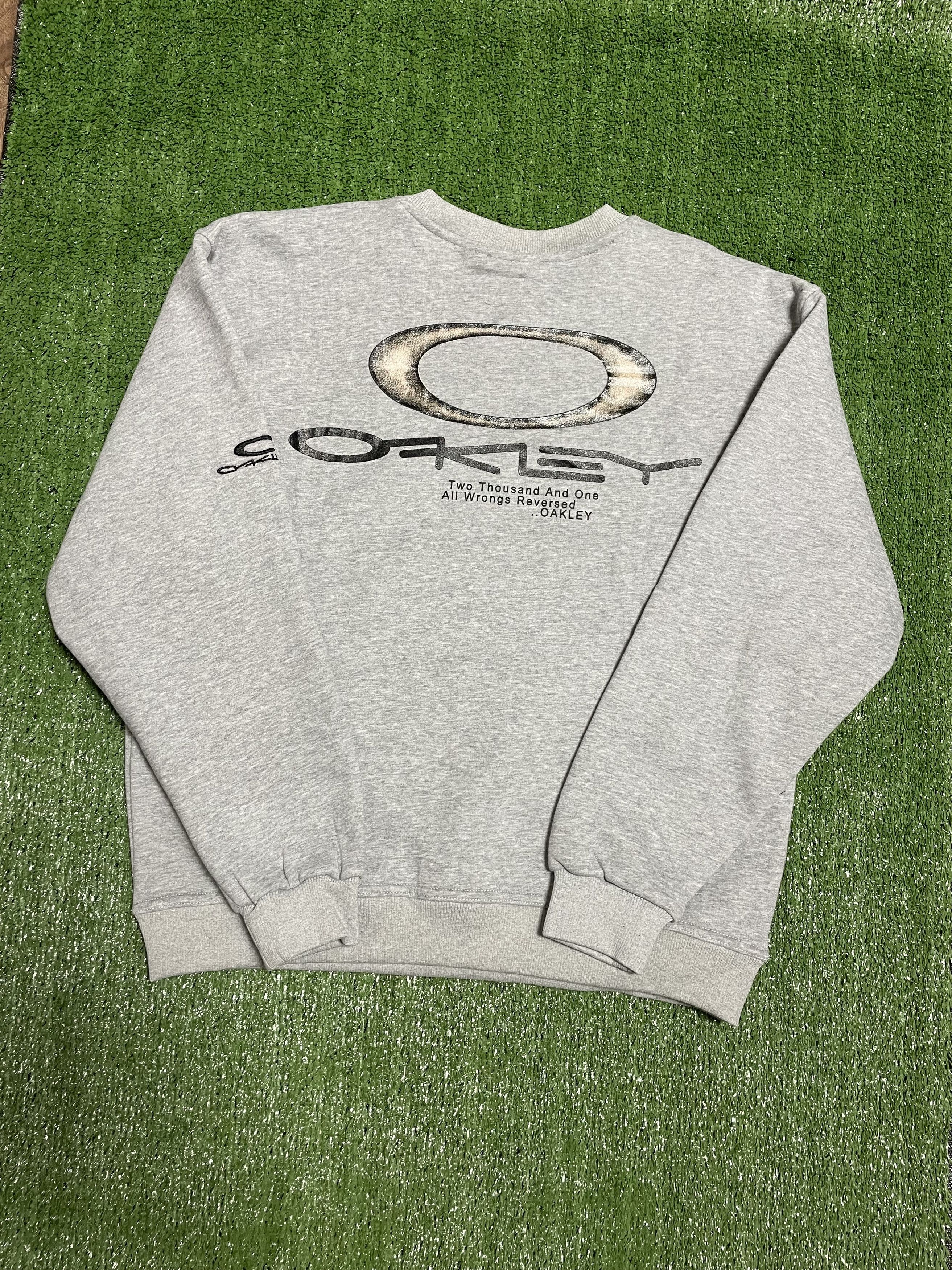 Oakley NWT Oakley Men's Medium Grey Crewneck Sweatshirt Large Back Size US M / EU 48-50 / 2 - 2 Thumbnail