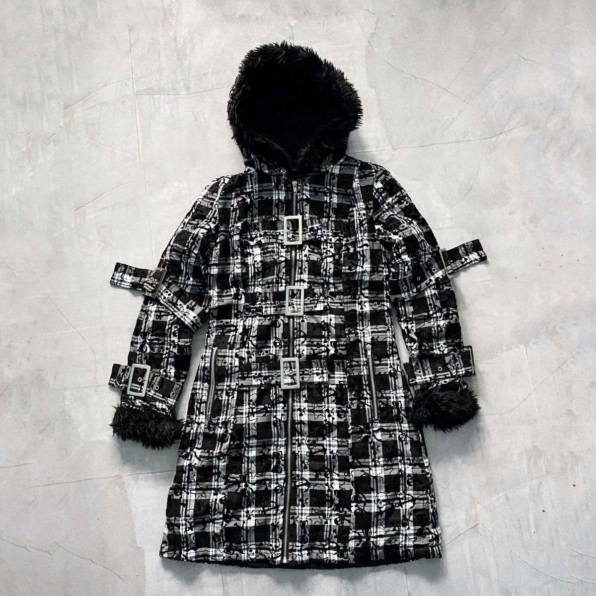 If Six Was Nine Gothic Strap Skeleton Faux Fur Punk Opium Jacket LGB Size XS / US 0-2 / IT 36-38 - 2 Thumbnail