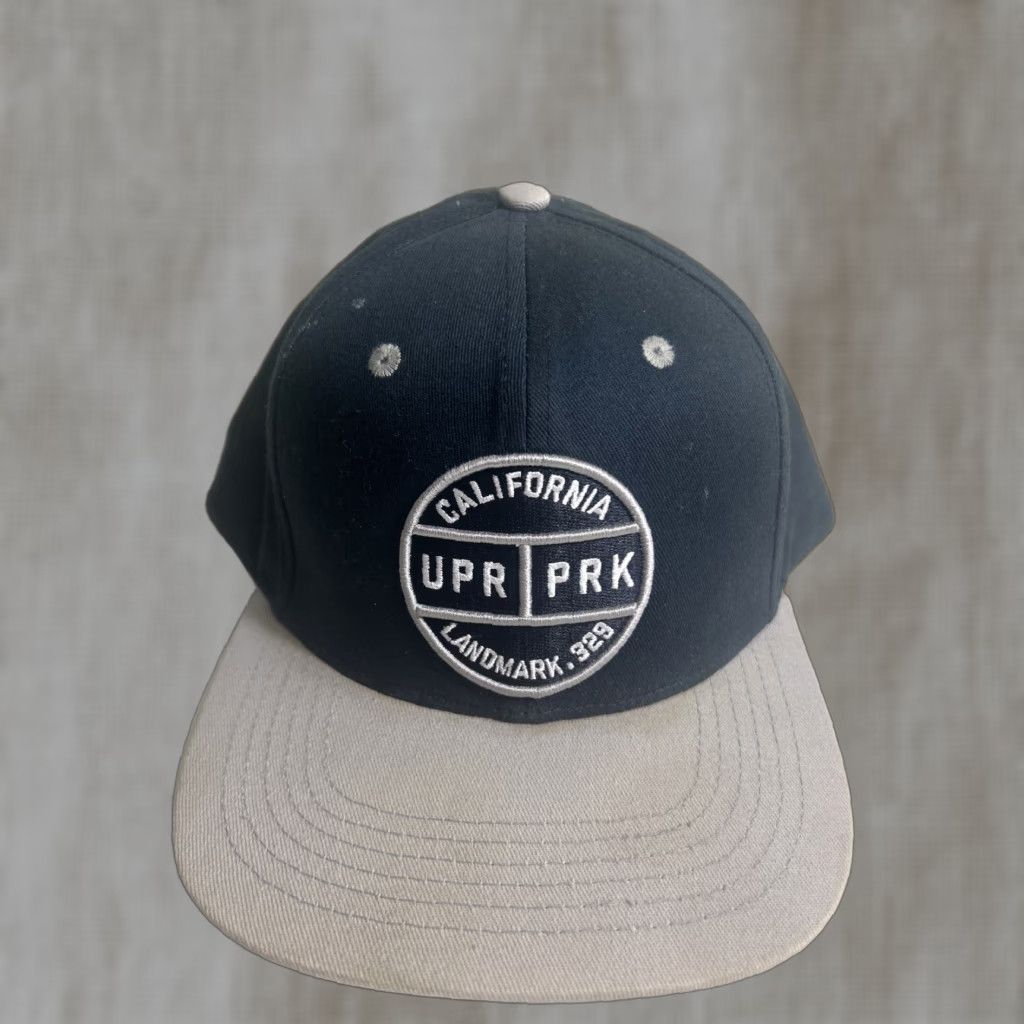 Vintage VINTAGE Upper Park California SnapBack Baseball Hat Navy Beige Snapback Adjustable Men One Size Blue Hat Men Size US M / EU 48-50 / 2 - 1 Thumbnail