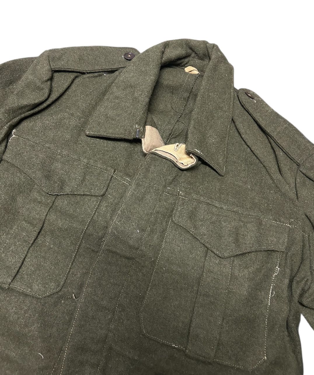 Other WW2 British wool battle dress blouse Comando Size US M / EU 48-50 / 2 - 3 Thumbnail