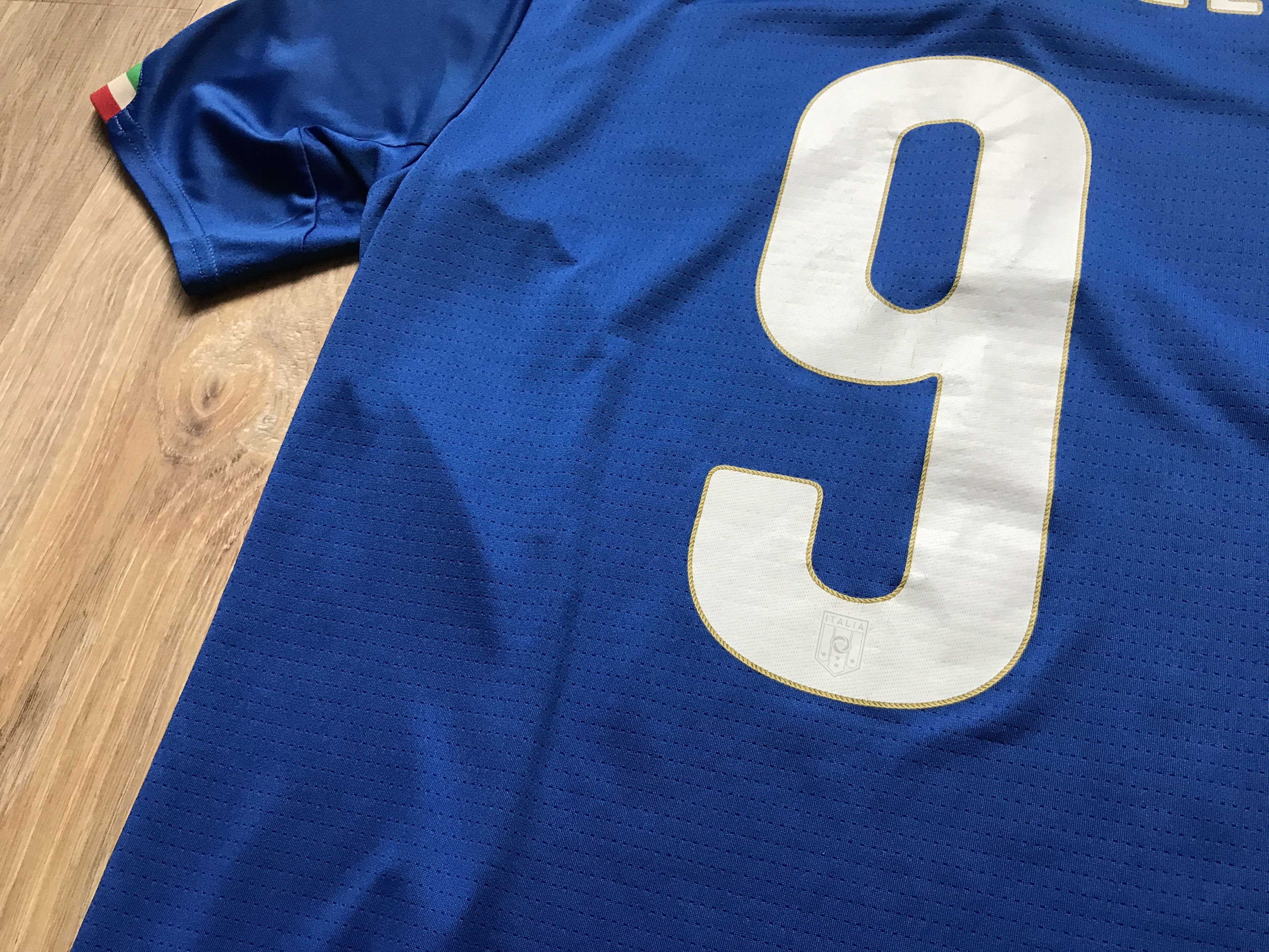 Puma × Vintage Vintage Puma Italy Home Football Shirt #9 Mario Balotelli Size US M / EU 48-50 / 2 - 3 Thumbnail