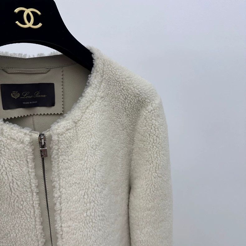 Loro Piana LORO PIANA A fur coat Size M / US 6-8 / IT 42-44 - 3 Thumbnail