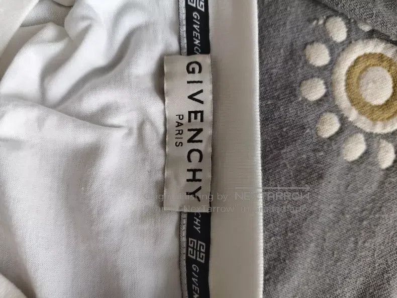 Givenchy Givenchy Distressed Letter Logo White Short Sleeve Size US M / EU 48-50 / 2 - 3 Thumbnail