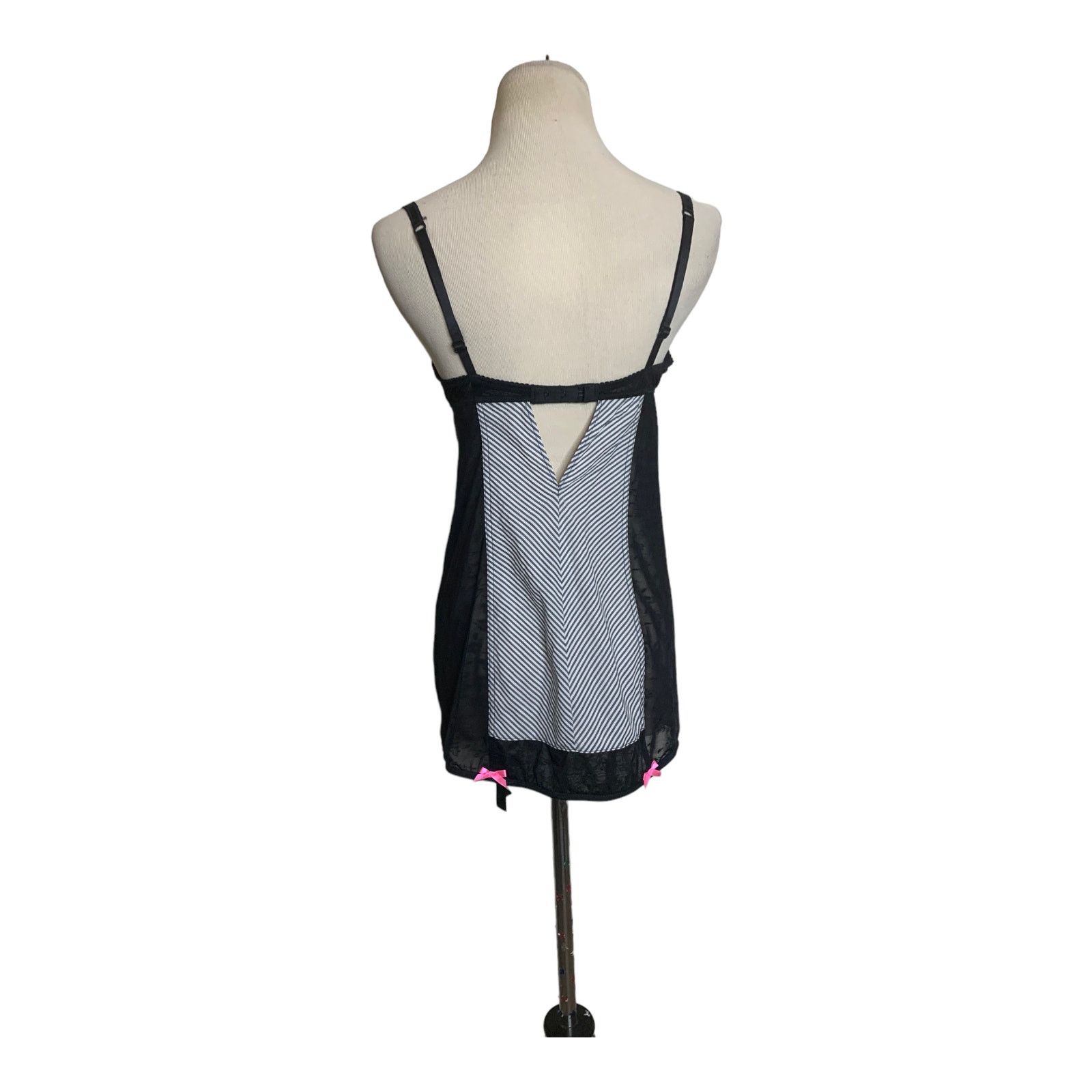 Victoria's Secret Victoria’s Secret black white color block slip size Medium Size ONE SIZE - 12 Thumbnail