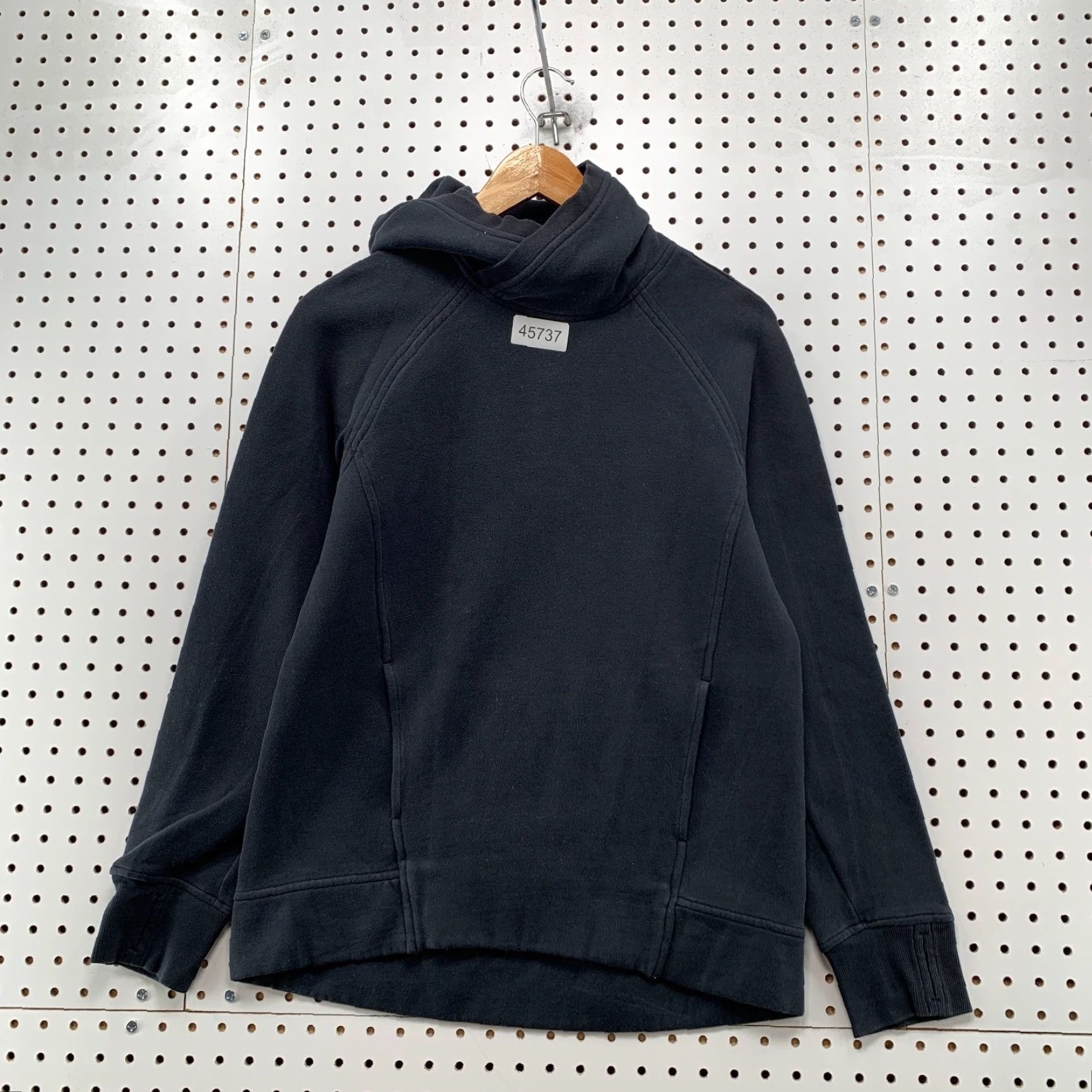 Lululemon Lululemon Hoodie Sweatshirt Womens 6 Black Fleece Hooded Pullover Cozy Size M / US 6-8 / IT 42-44 - 2 Thumbnail