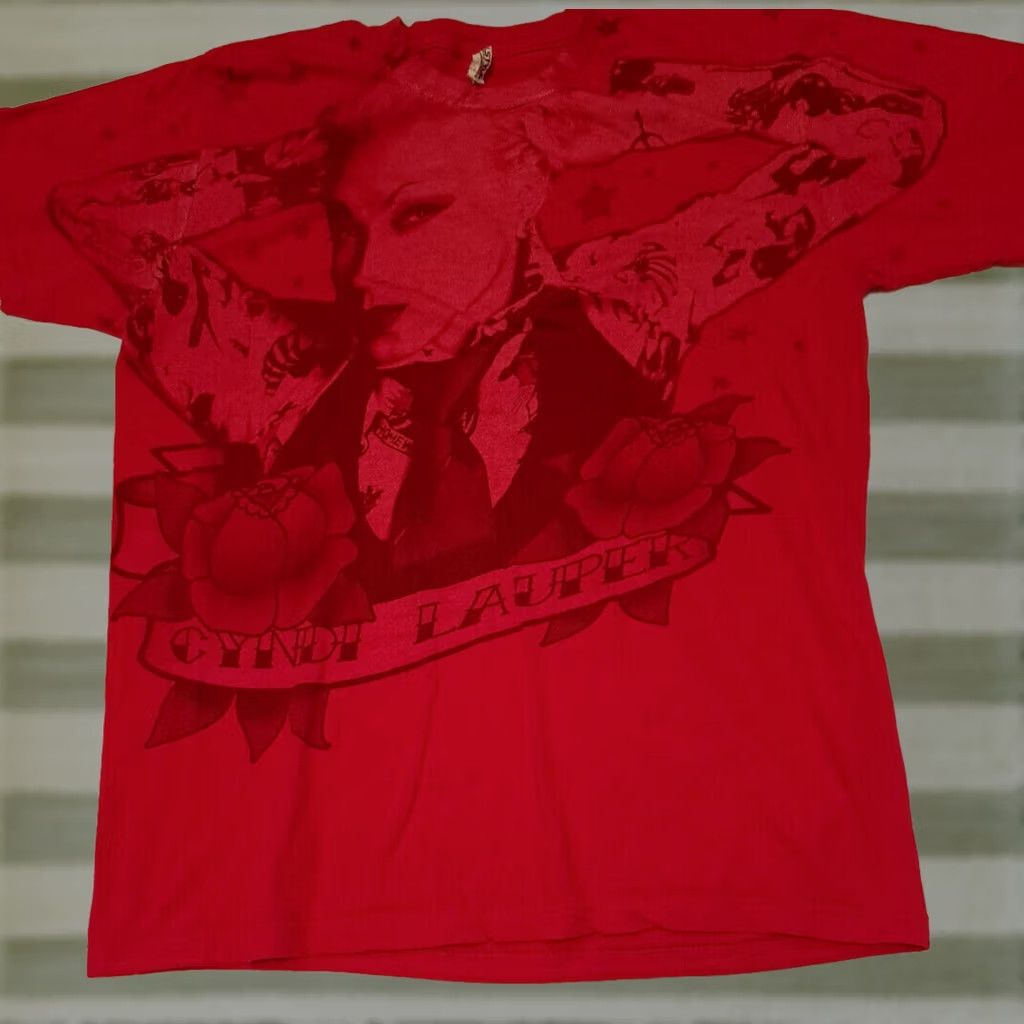 Vintage Vintage Cyndi Lauper Rock T-Shirt Red Medium Alstyle Size M / US 6-8 / IT 42-44 - 1 Thumbnail
