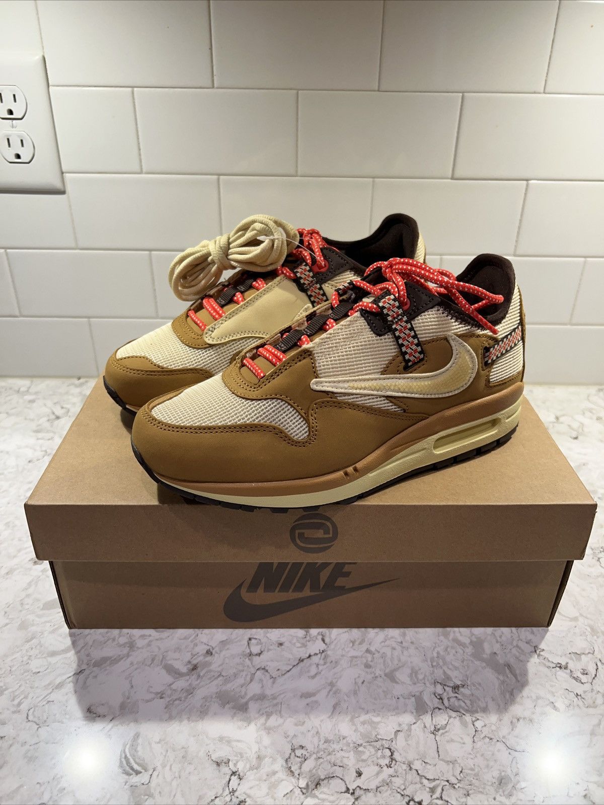 nike internationalist cactus