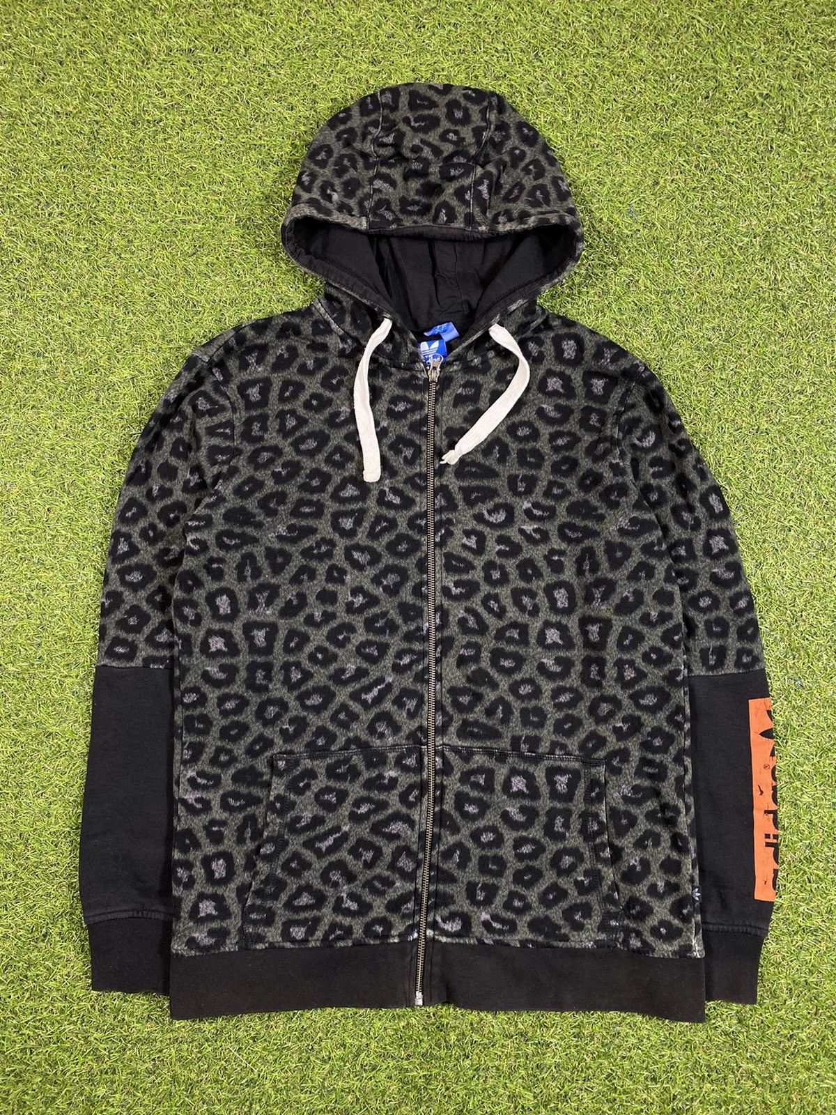 Adidas Vintage Y2K Adidas leopard zip hoodie streetwear size S Size US S / EU 44-46 / 1 - 2 Thumbnail