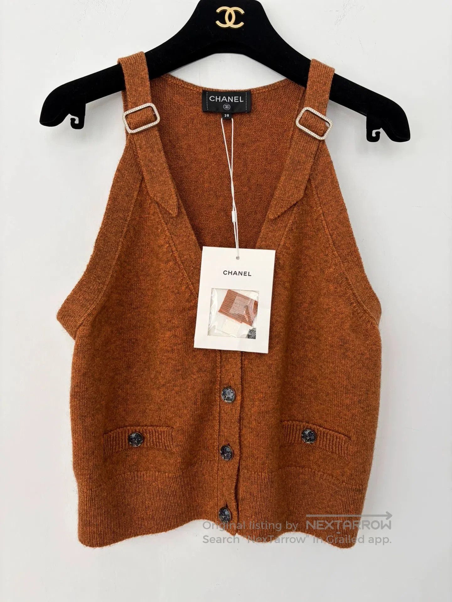 Chanel Chanel Red V-Neck Knit Vest Size 38. Size US M / EU 48-50 / 2 - 1 Thumbnail