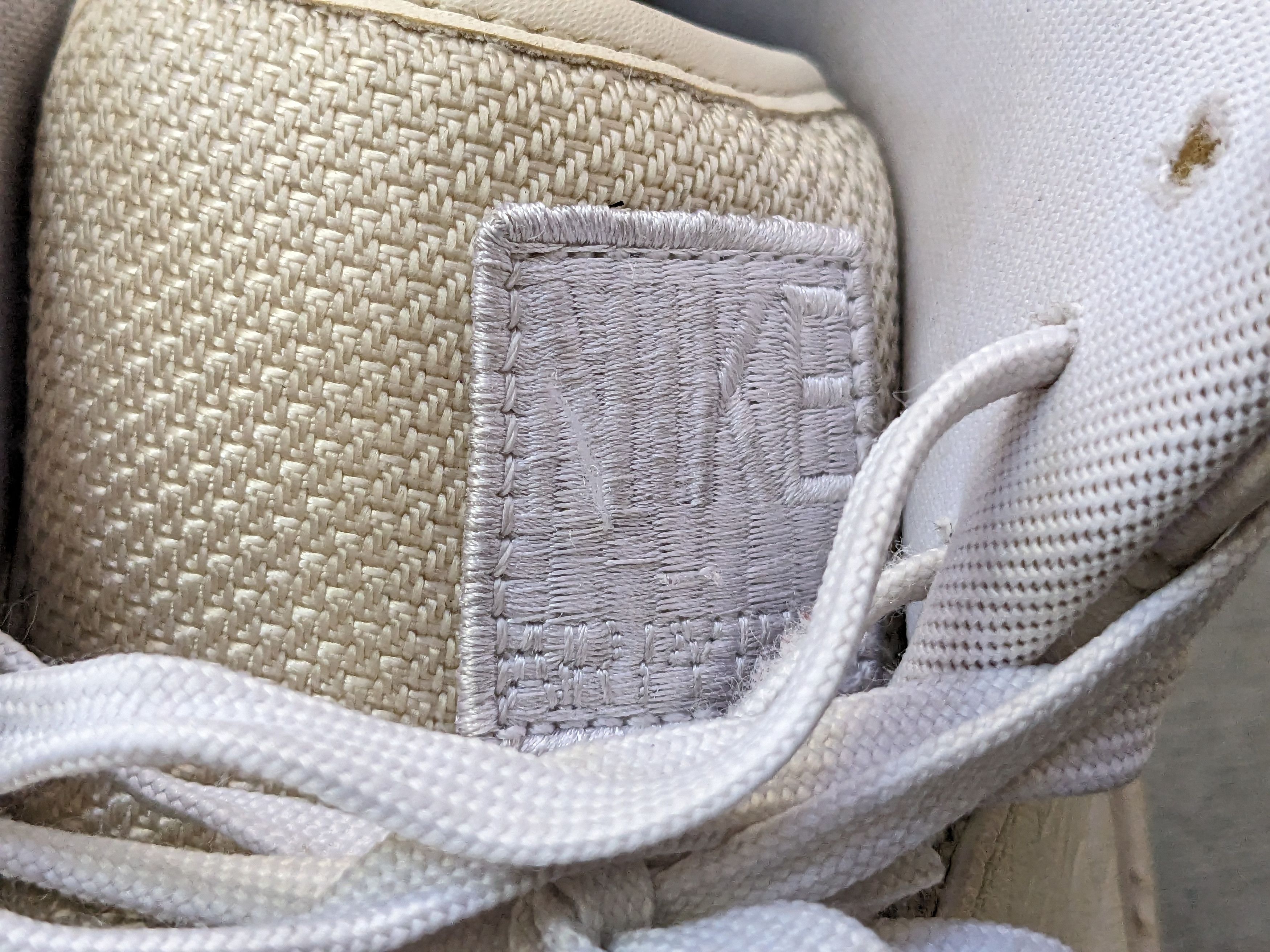 Jordan Brand × Nike Nike Air Python Premium Deluxe Pearl White 705066-101 Size US 12 / EU 45 - 5 Thumbnail
