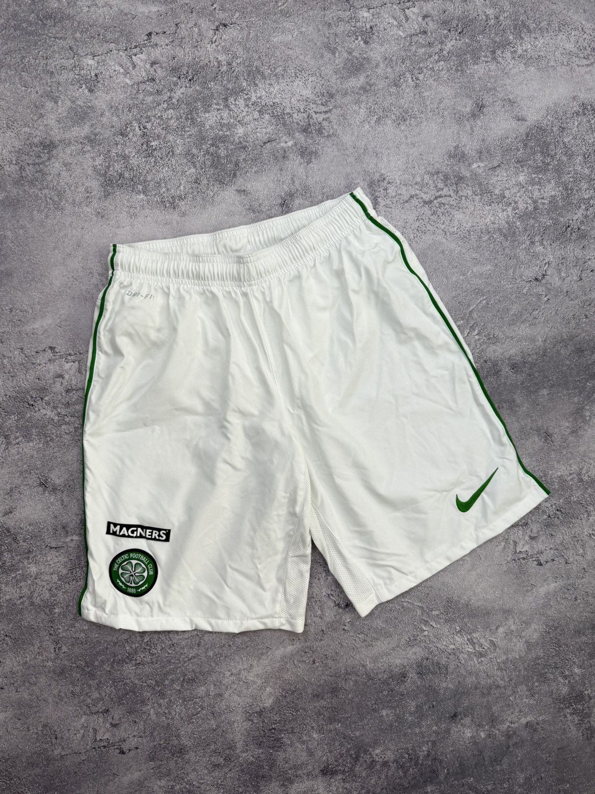 Nike Vintage Y2K Nike Celtic White Soccer Shorts Size US 32 / EU 48 - 3 Thumbnail