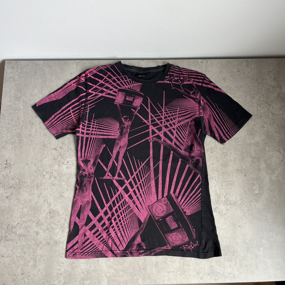 Rip Curl Vintage 90s Rip Curl Full Print Tee Size US S / EU 44-46 / 1 - 1 Thumbnail