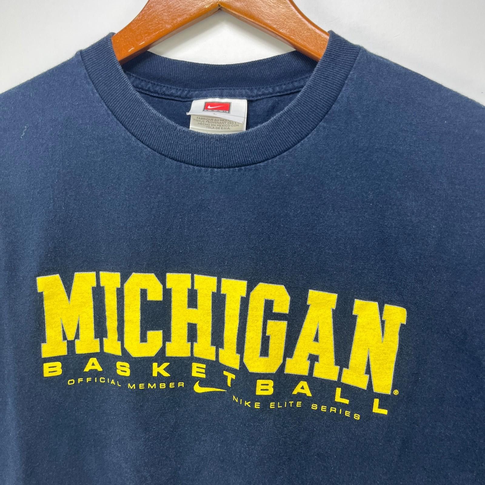 Nike Vintage Nike Michigan Wolverines Basketball T Shirt Large Size ONE SIZE - 2 Thumbnail