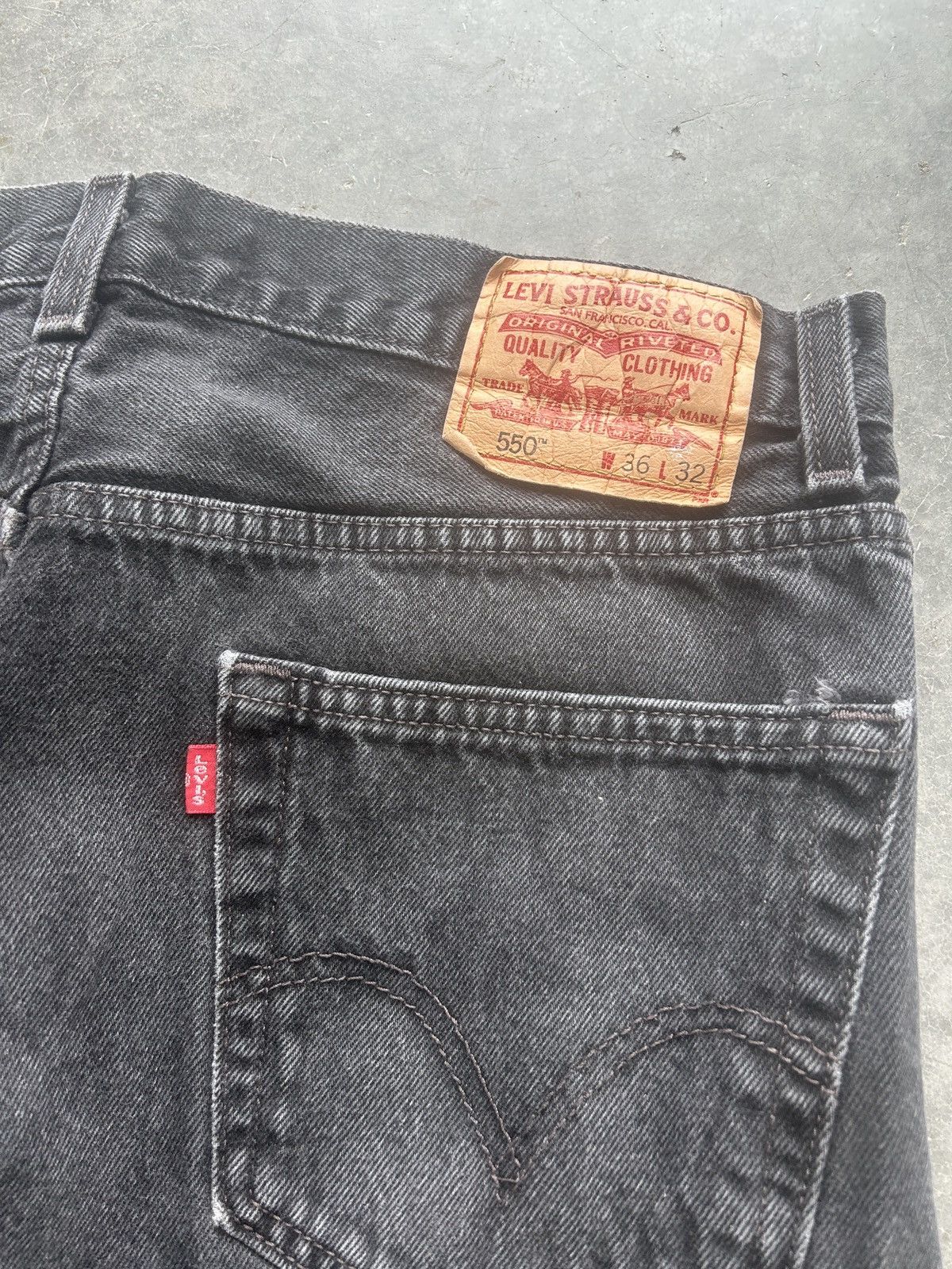 Levi's × Vintage Vintage Y2K Levi’s 550 Faded Black Denim Jeans 36x32 Size US 36 / EU 52 - 6 Thumbnail