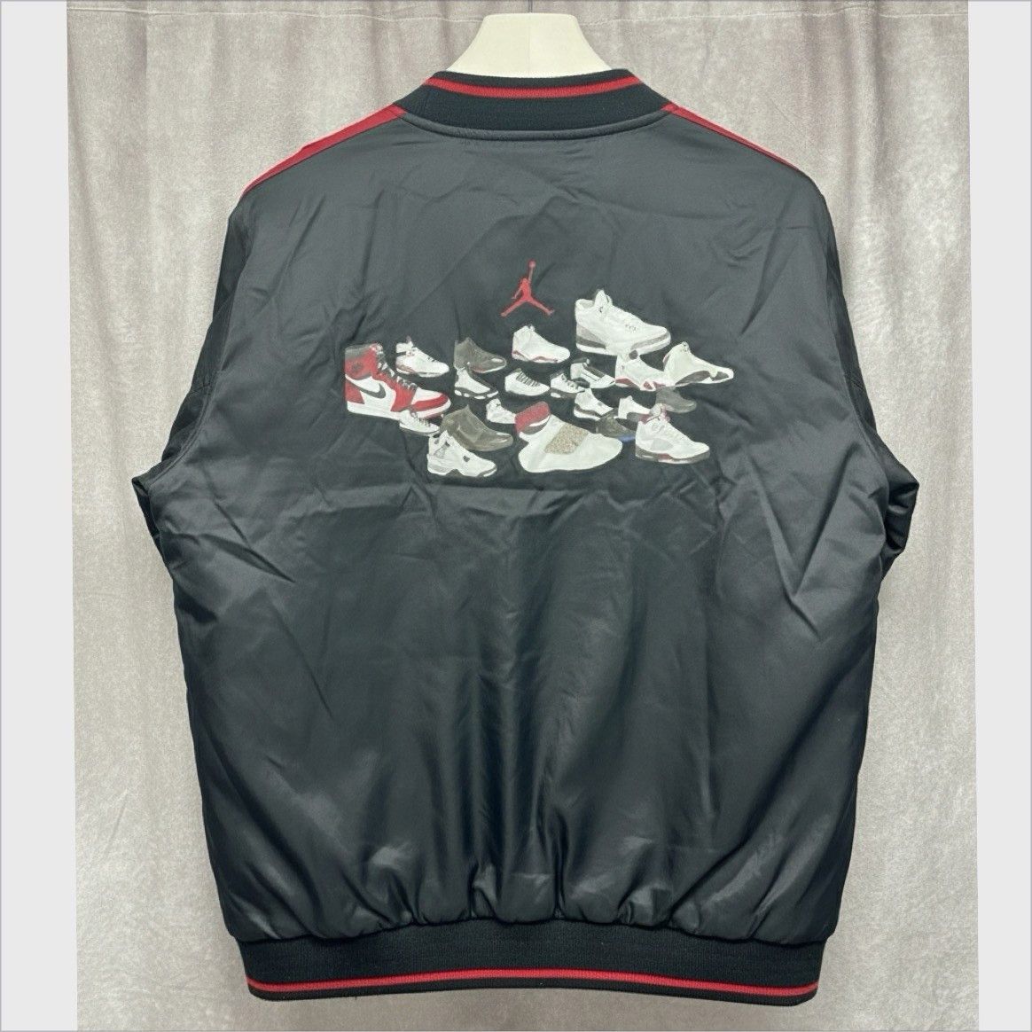Other VTG 2005 Air Jordan 20th Anniversary Reversible Jacket Wool Size US XL / EU 56 / 4 - 1 Thumbnail