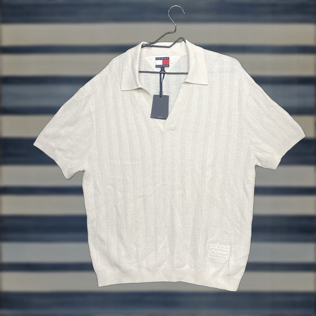 Tommy Hilfiger VINTAGE Tommy Hilfiger Jumper Shirt Mens Small V-Neck Beige Pullover Classic Knit Short Sleeve Preppy NWT Size US S / EU 44-46 / 1 - 1 Thumbnail