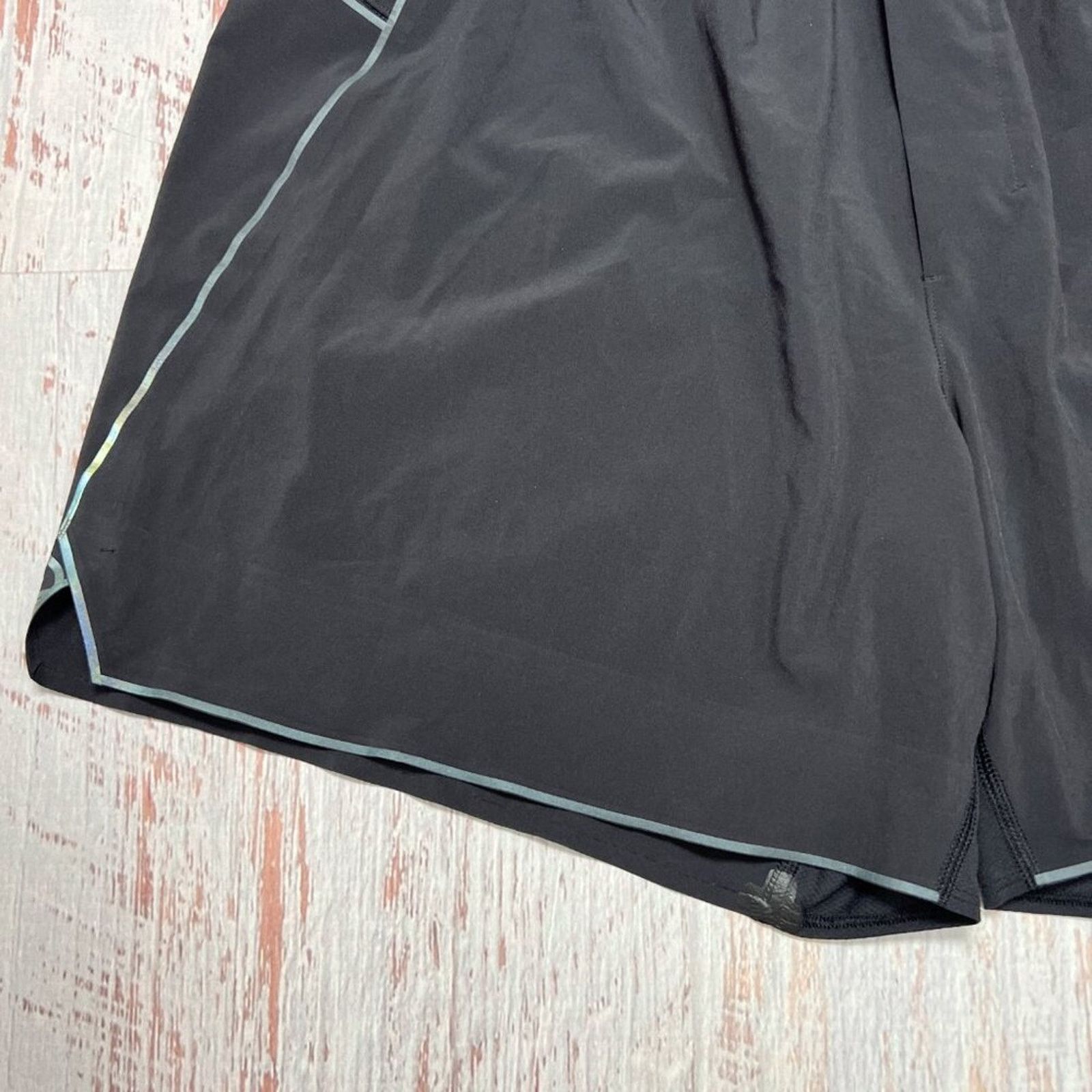 Lululemon Lululemon Surge Reflective Running Shorts XL Size US 36 / EU 52 - 12 Thumbnail