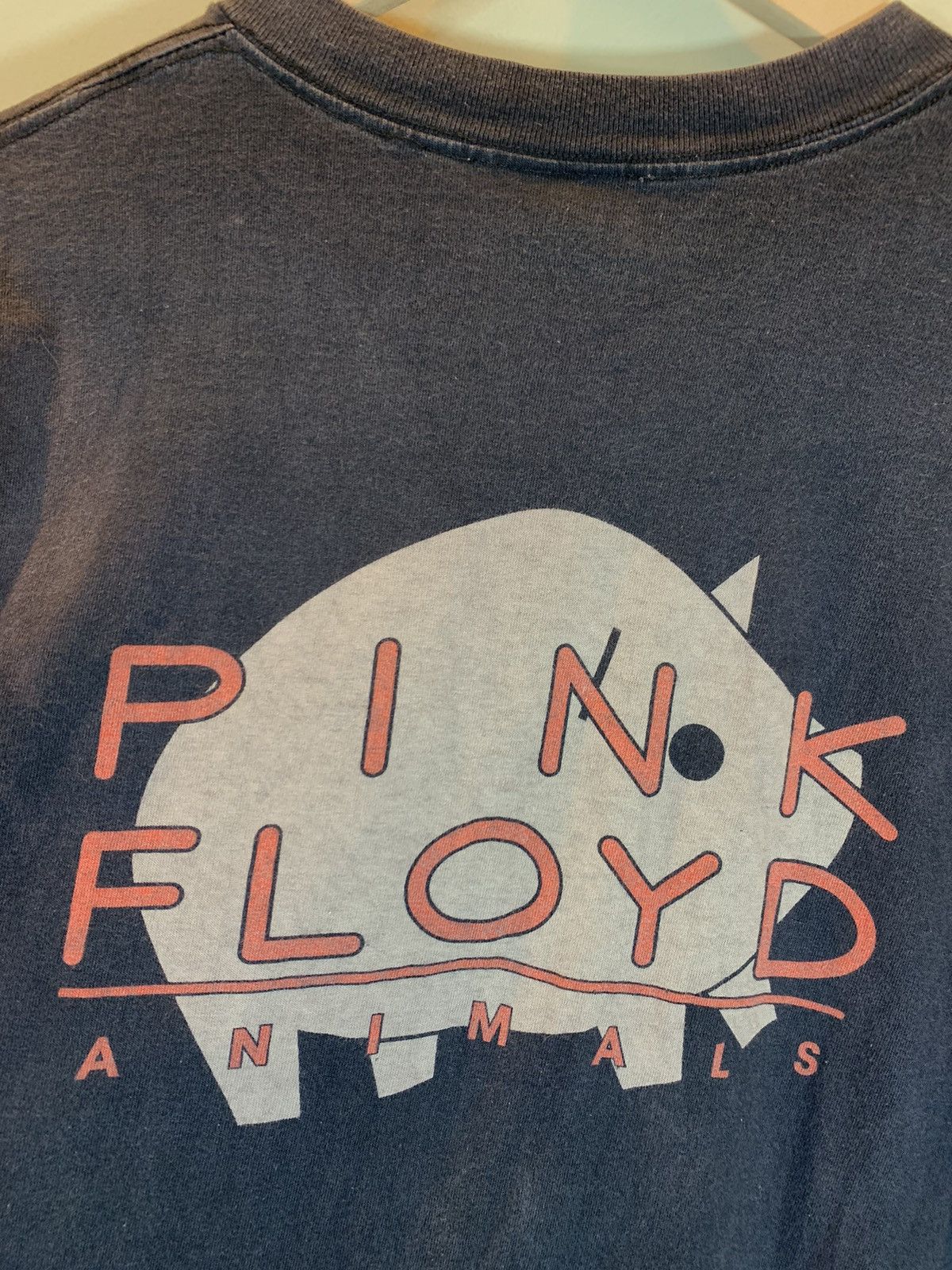 Brockum × Pink Floyd × Vintage RARE Vintage 1992 Pink Floyd Animals AOP Single Stitch Shirt Size US XL / EU 56 / 4 - 9 Thumbnail